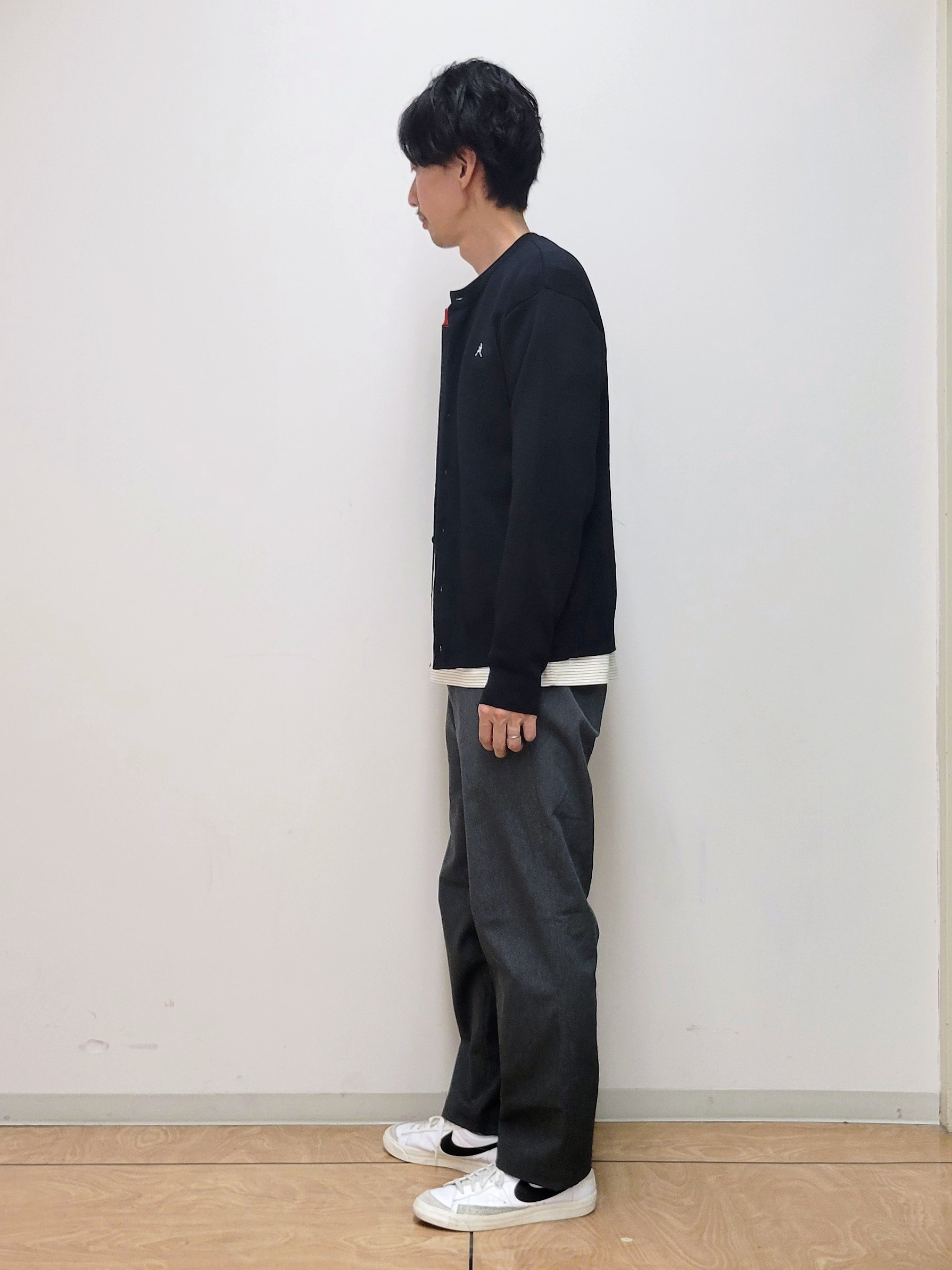 piroyaさんの「TAKEO KIKUCHI｜【BOWLER HAT LABEL】日本製クルーネックカーディガン」を使ったコーディネート