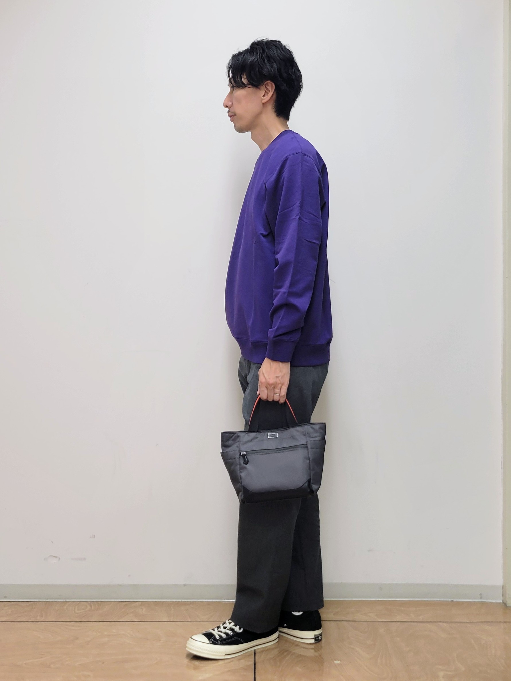 piroyaさんの「TAKEO KIKUCHI｜ワンポイント刺繍 ミニ裏毛 プルオーバージャージ」を使ったコーディネート