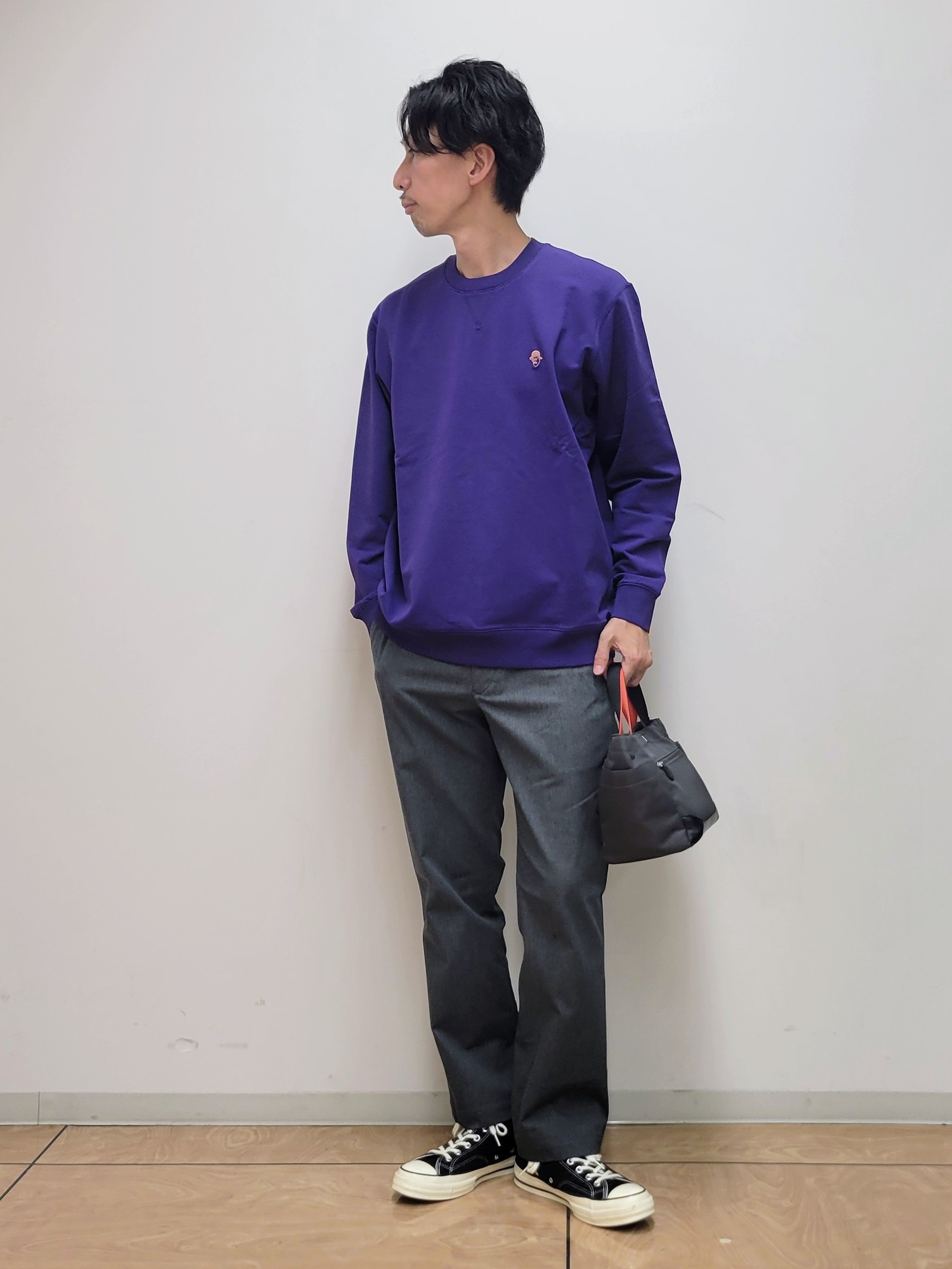 piroyaさんの「TAKEO KIKUCHI｜ワンポイント刺繍 ミニ裏毛 プルオーバージャージ」を使ったコーディネート
