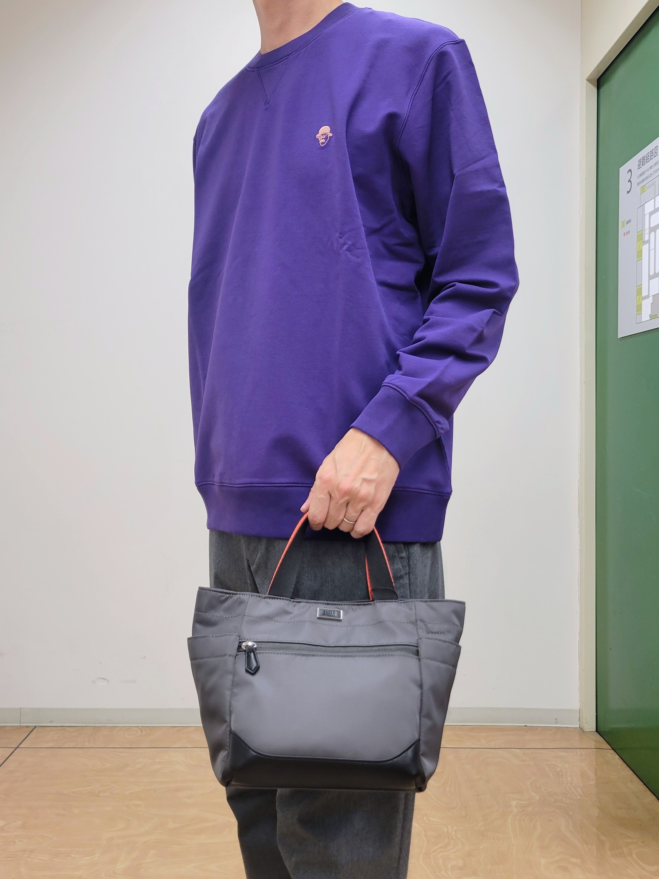 piroyaさんの「TAKEO KIKUCHI｜ワンポイント刺繍 ミニ裏毛 プルオーバージャージ」を使ったコーディネート