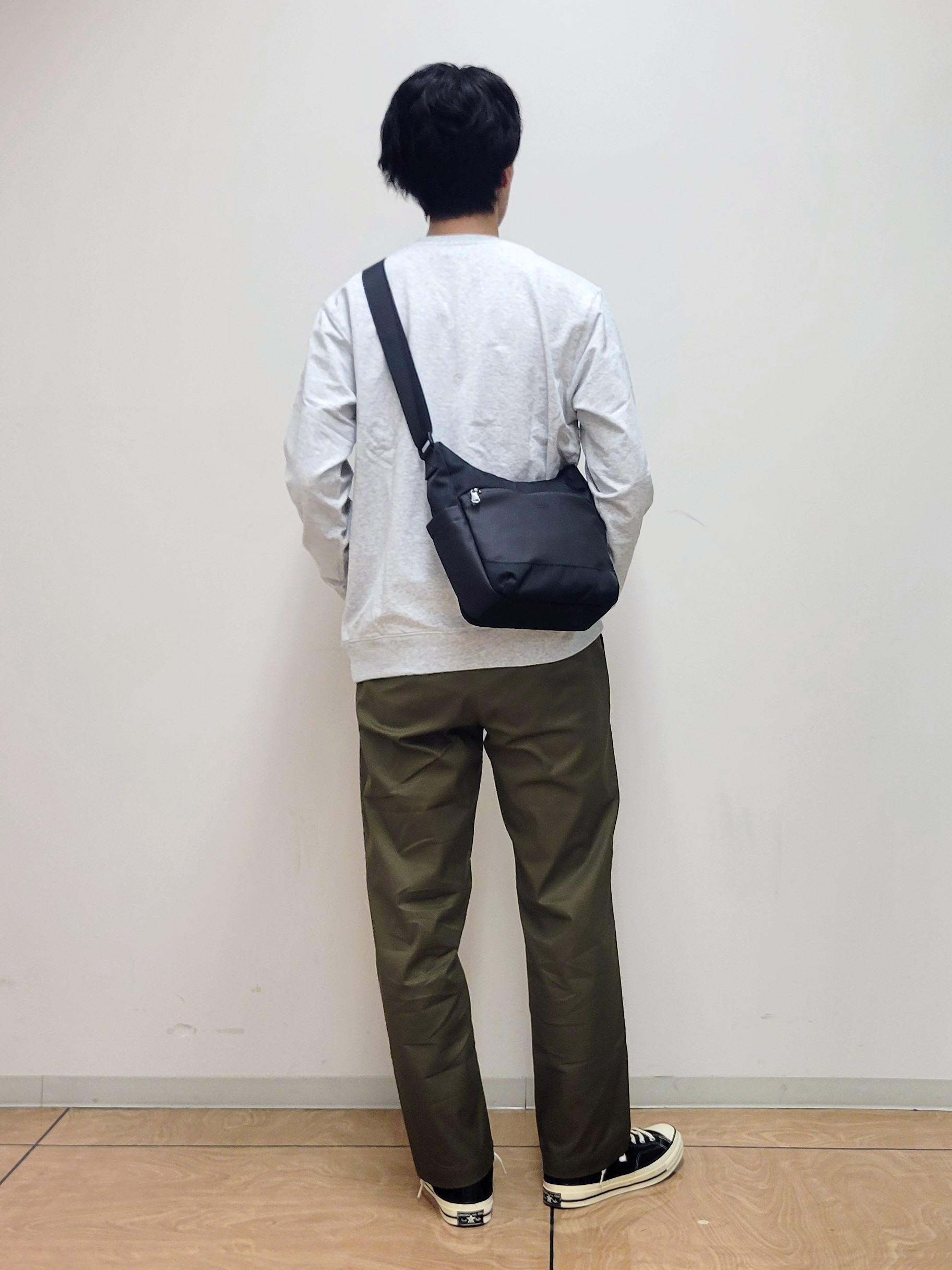 piroyaさんの「TAKEO KIKUCHI｜ワンポイント刺繍 ミニ裏毛 プルオーバージャージ」を使ったコーディネート