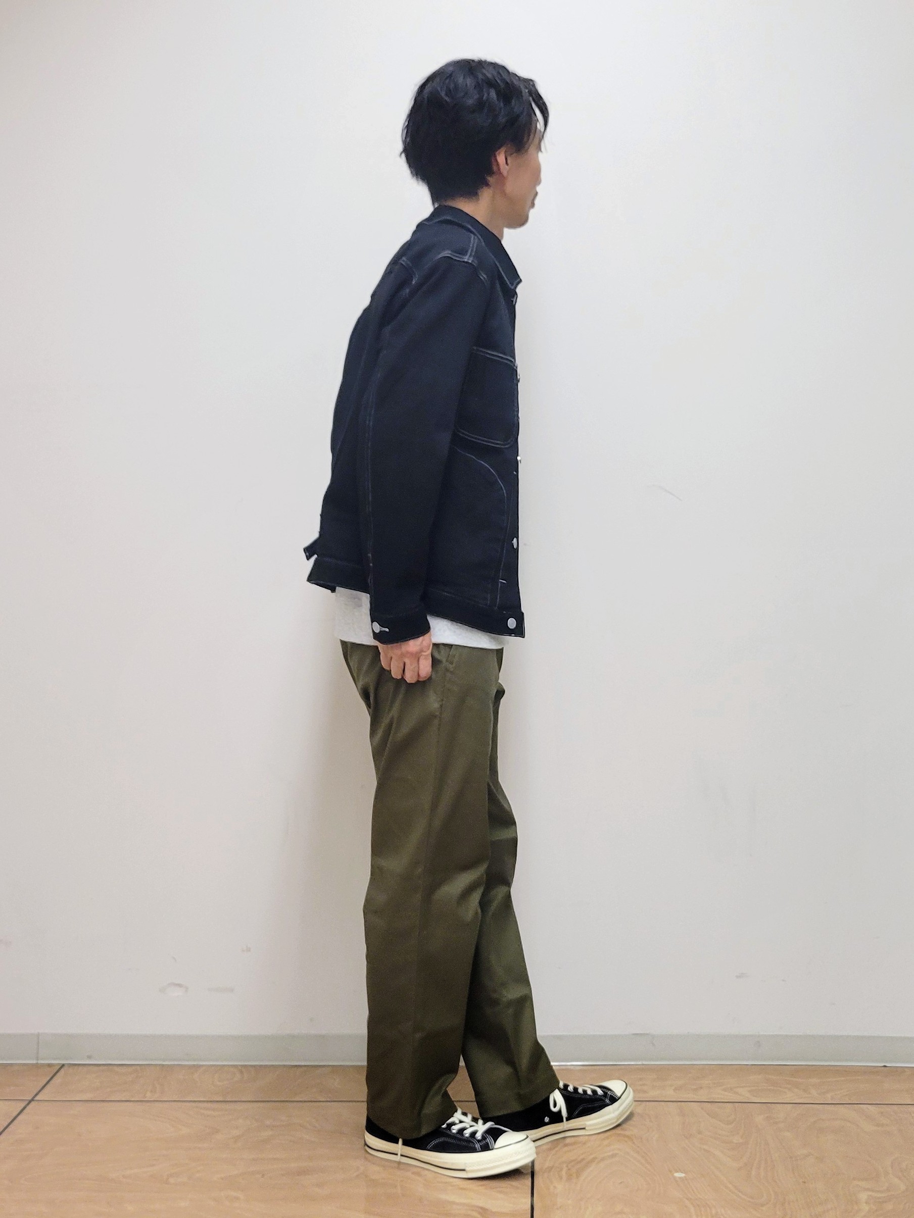 piroyaさんの「TAKEO KIKUCHI｜ワンポイント刺繍 ミニ裏毛 プルオーバージャージ」を使ったコーディネート