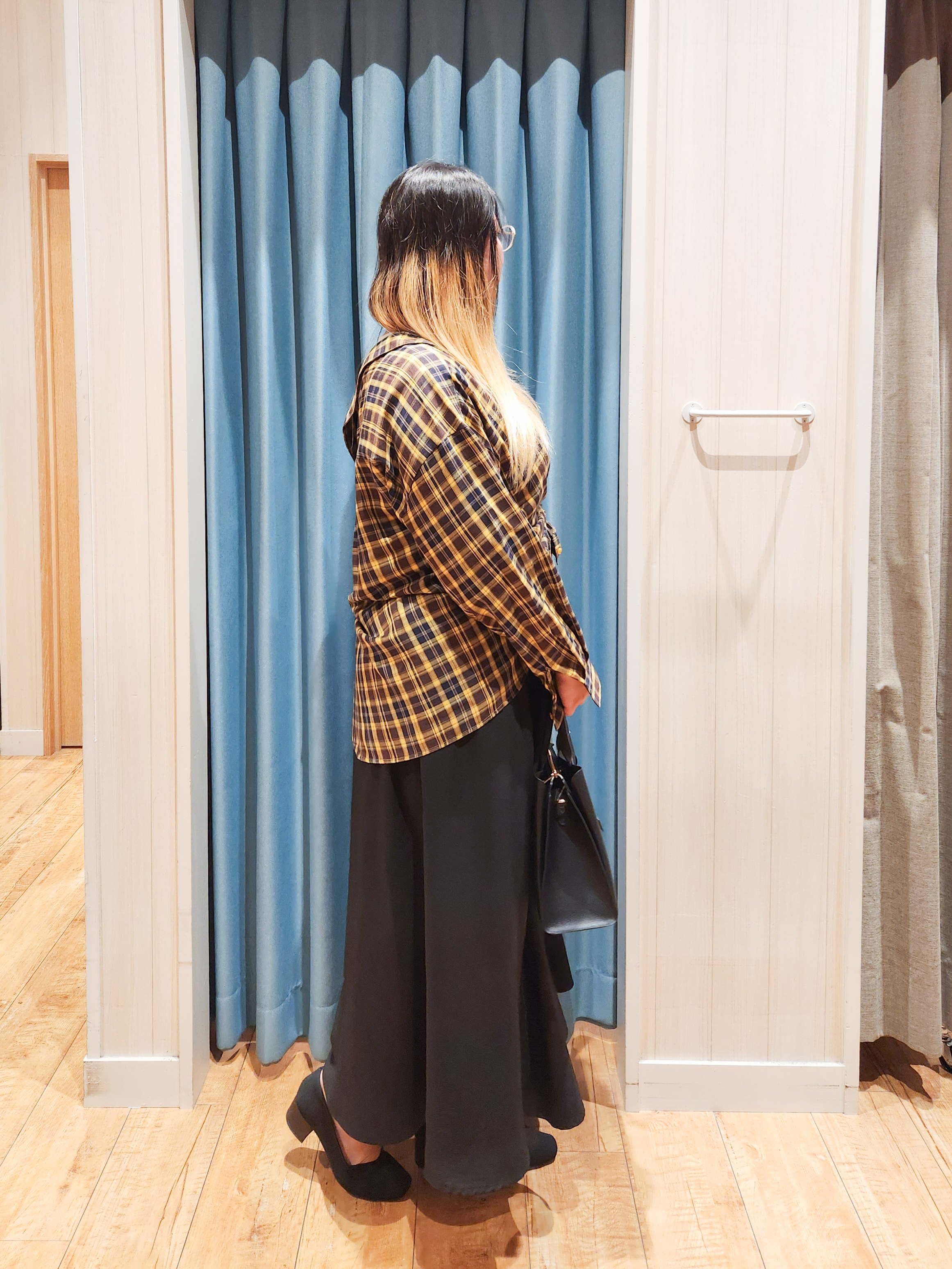 れーやんさんの「SHOO･LA･RUE｜【洗濯後しわになりにくい/S-LL】選べる6パターン 羽織としても活躍する ベーシックシャツ」を使ったコーディネート