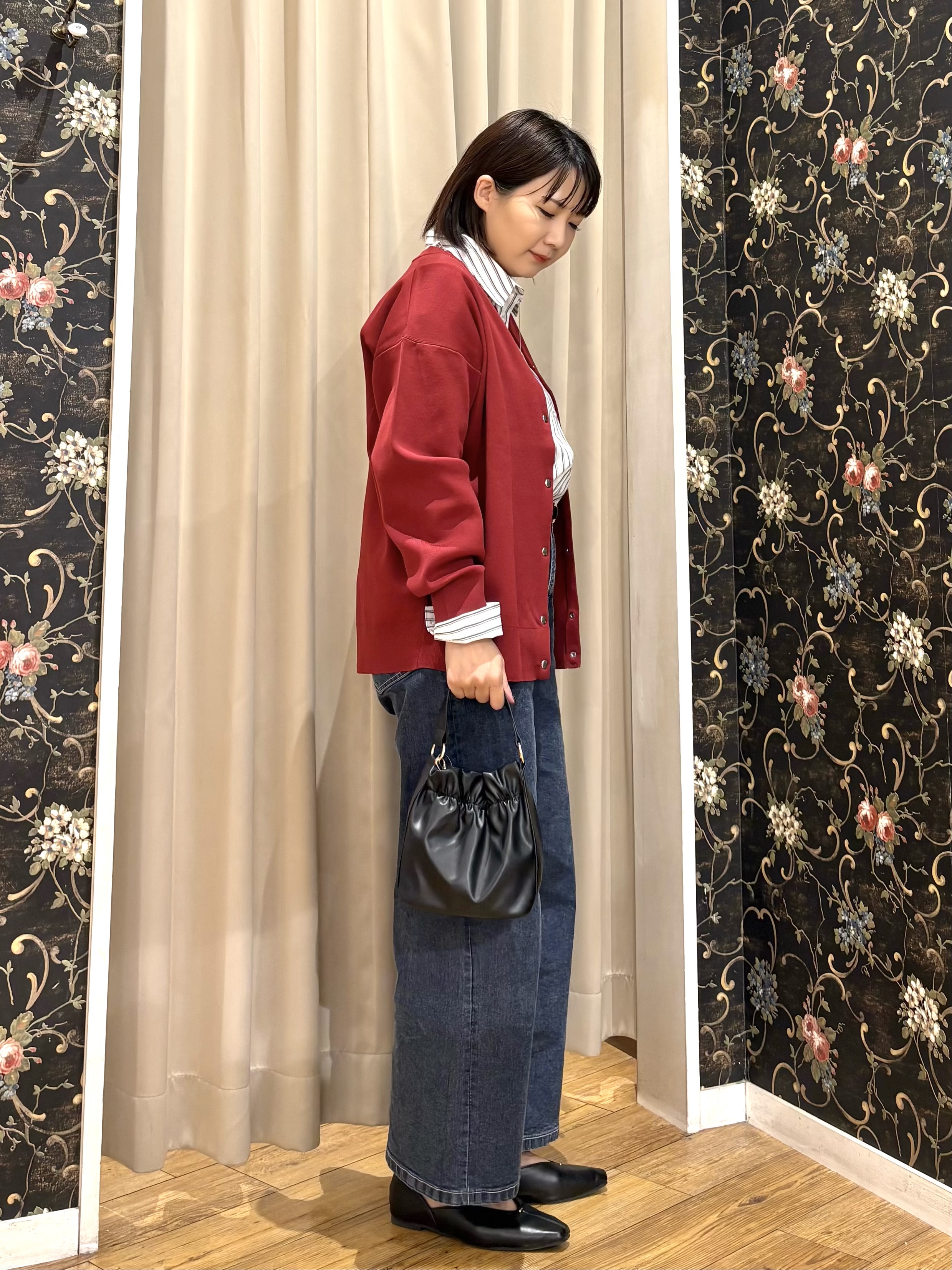 ネリさんの「SHOO･LA･RUE｜【セットアップ可/洗濯機可】軽やかに羽織れる スポンディッシュ ニットカーディガン」を使ったコーディネート