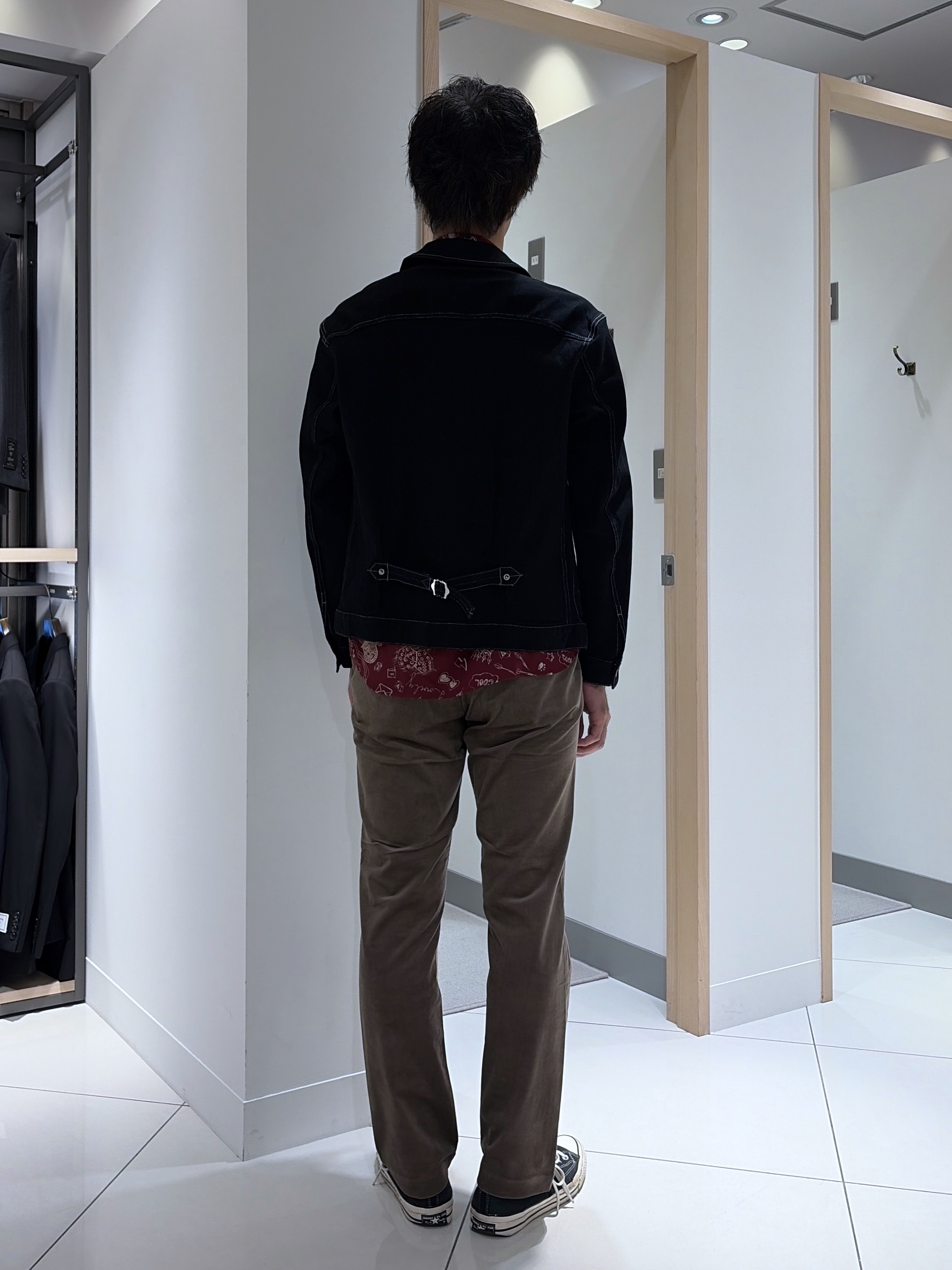 mutoさんの「TAKEO KIKUCHI｜【BOWLER HAT LABEL】日本製PLAYプリントシャツ」を使ったコーディネート