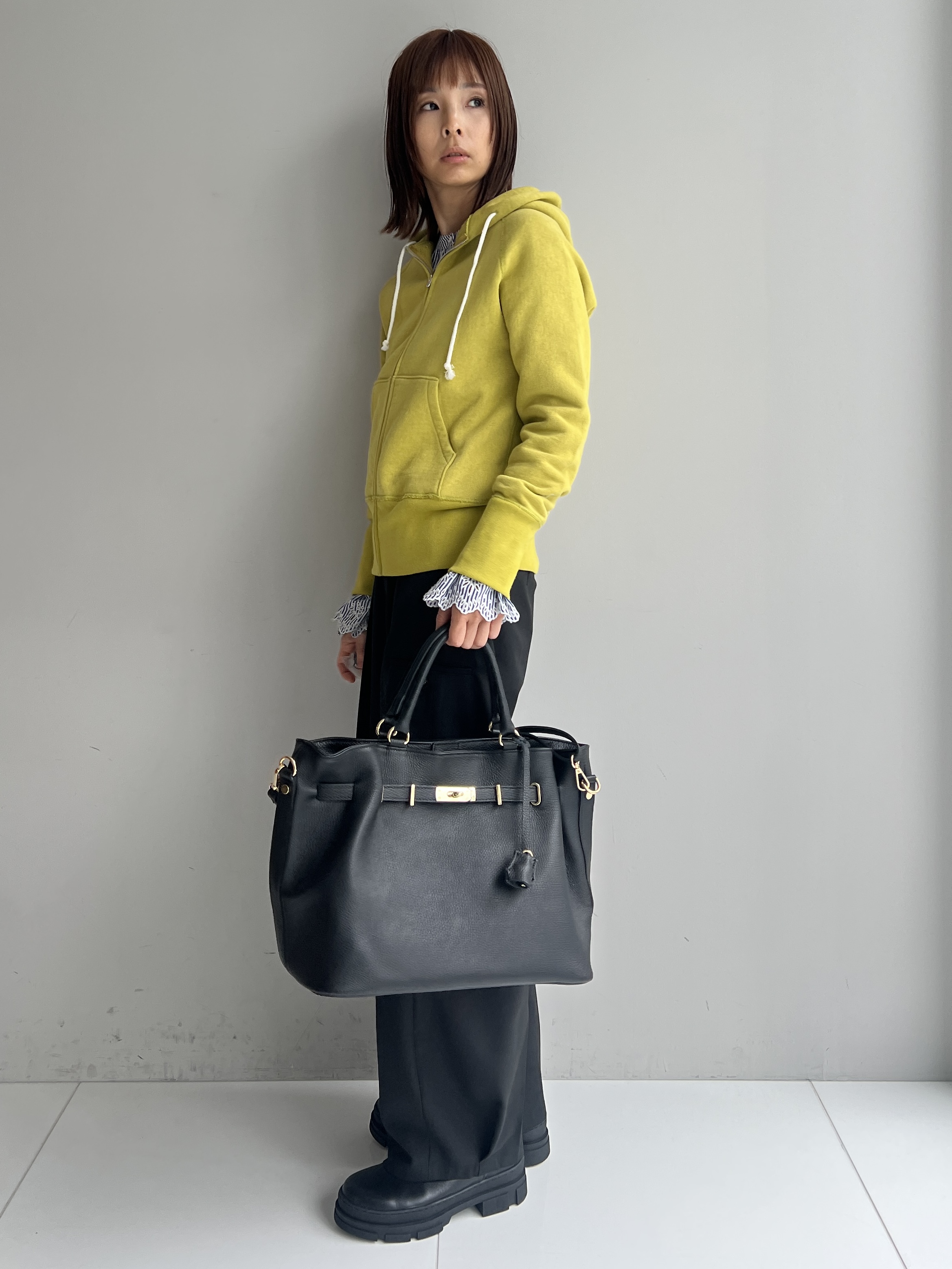 misaさんの「DRESSTERIOR｜◆MILOS（ミロス）金具付きトートバッグ」を使ったコーディネート