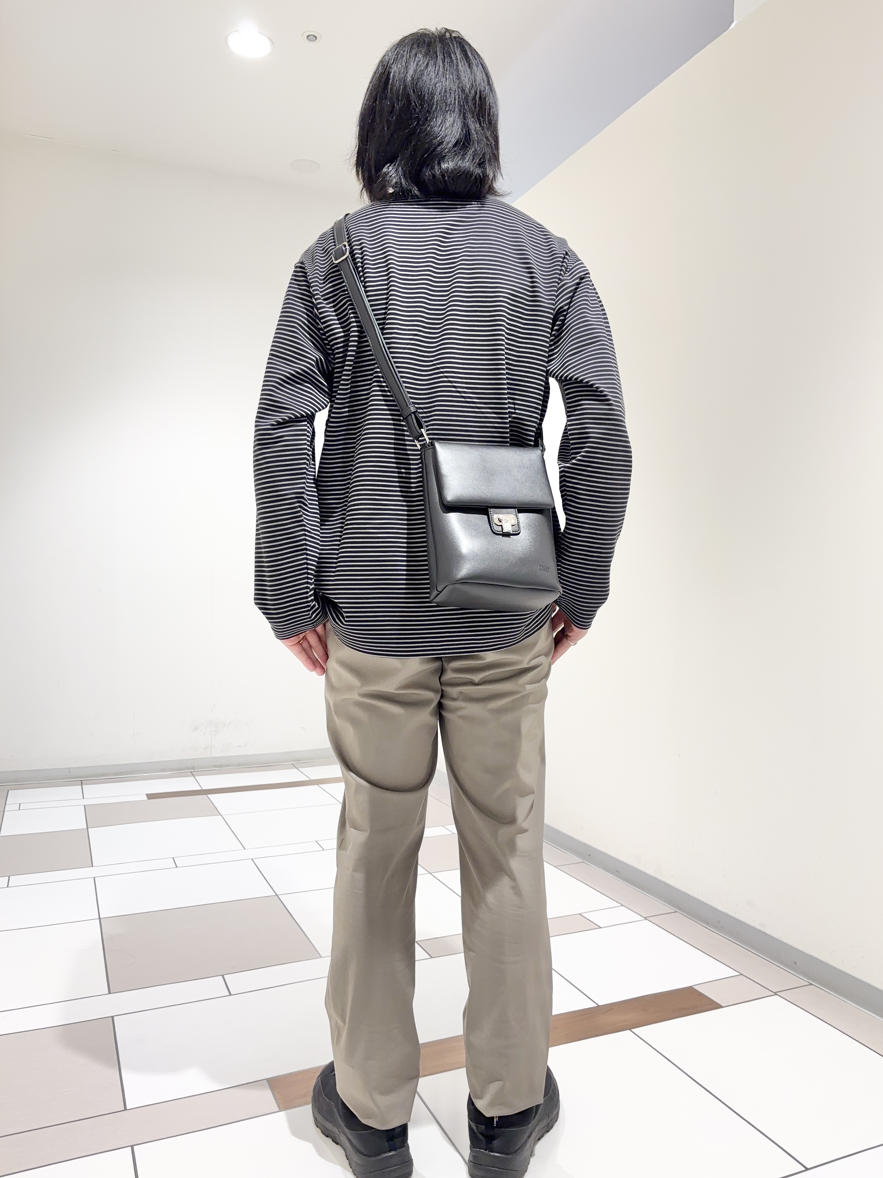 及川さんの「TAKEO KIKUCHI｜シルケット ボーダー 長袖 Tシャツ」を使ったコーディネート