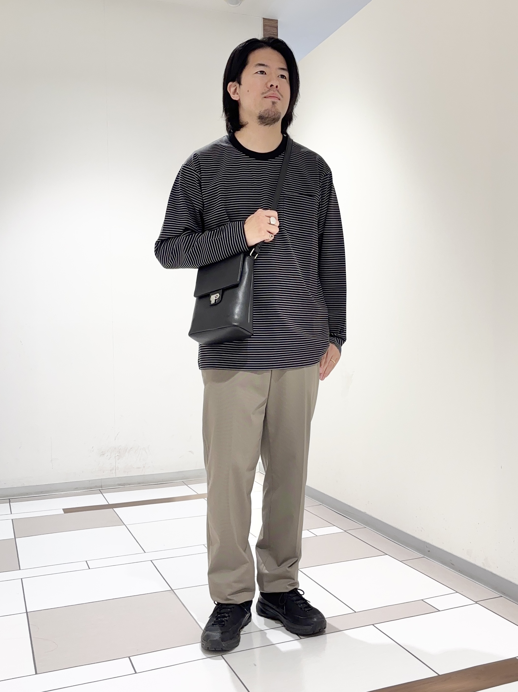 及川さんの「TAKEO KIKUCHI｜シルケット ボーダー 長袖 Tシャツ」を使ったコーディネート