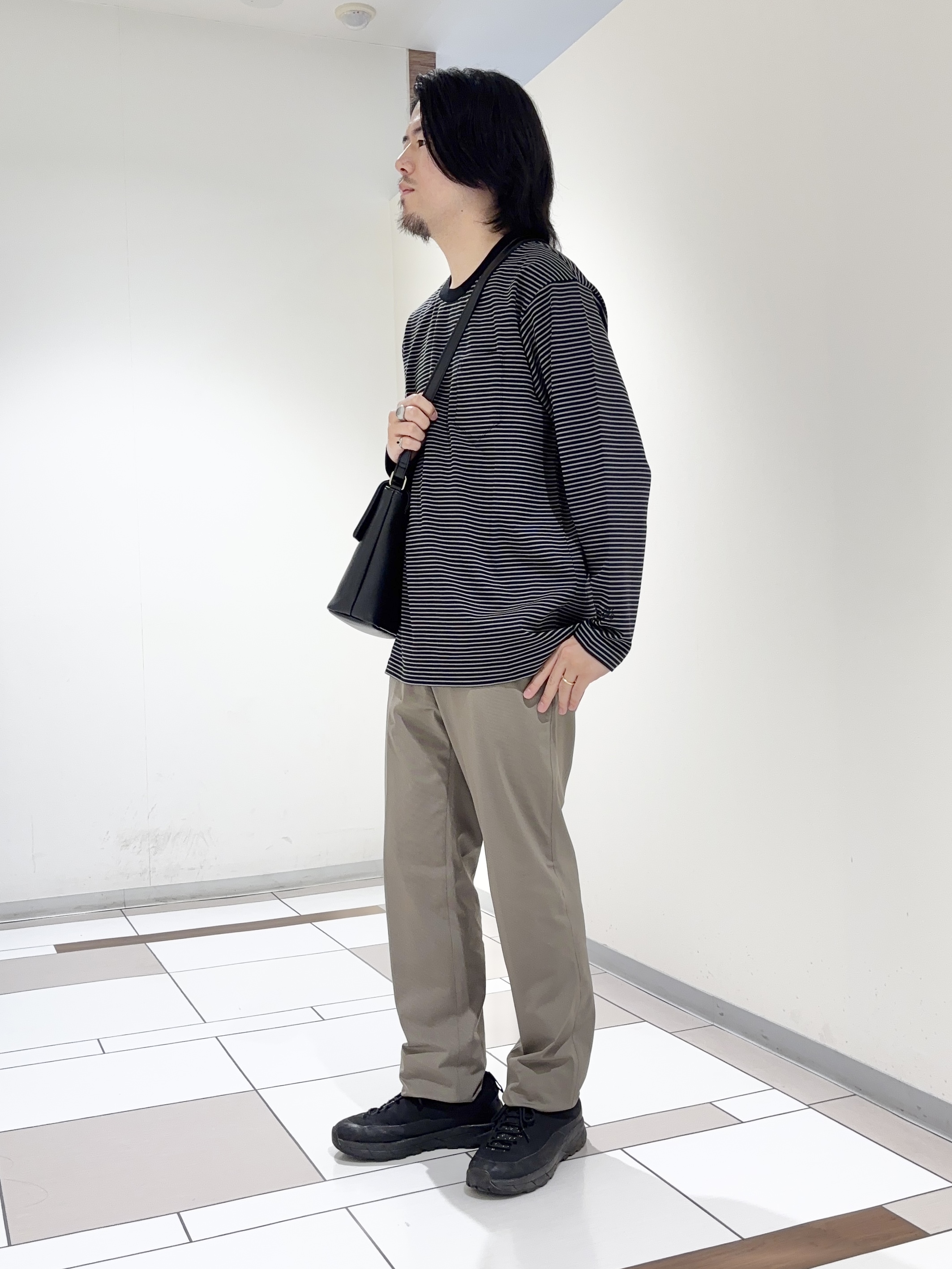 及川さんの「TAKEO KIKUCHI｜シルケット ボーダー 長袖 Tシャツ」を使ったコーディネート