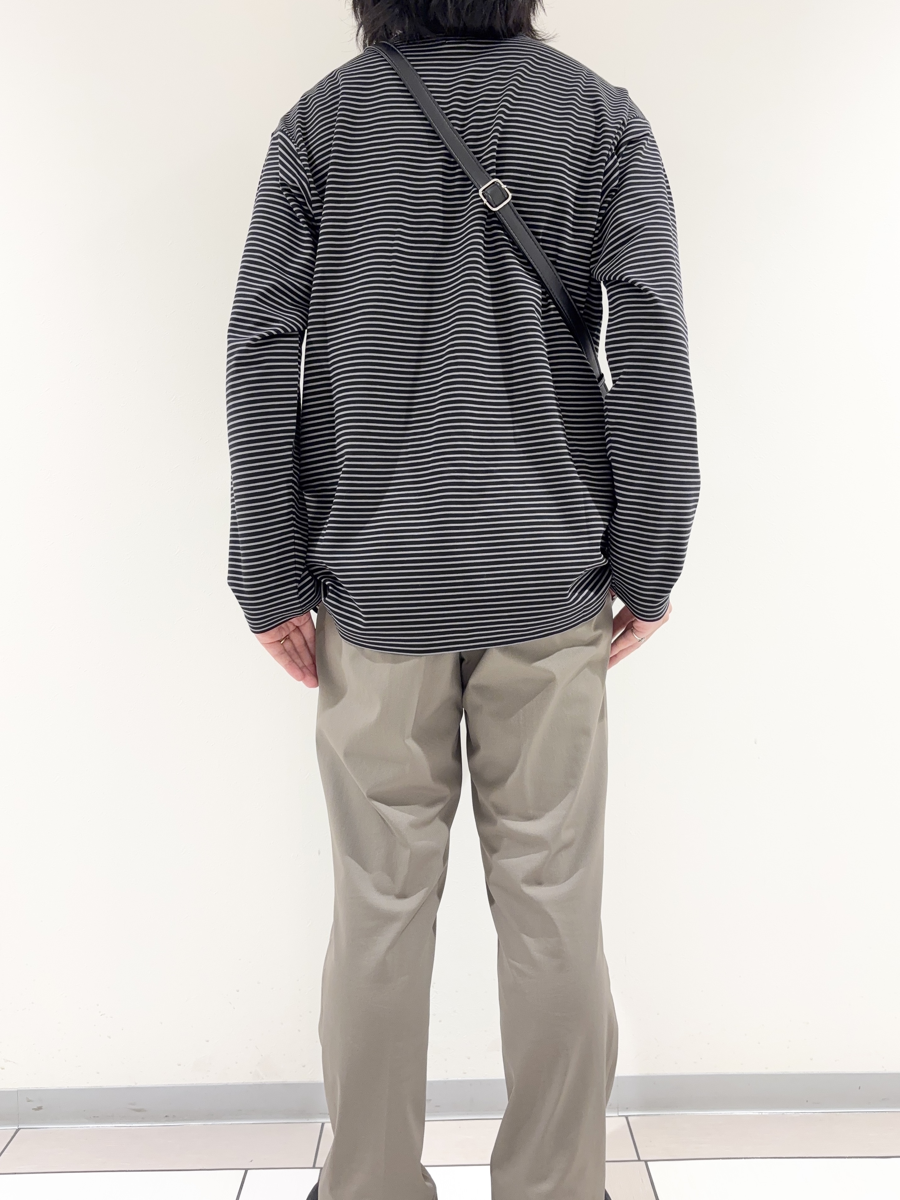 及川さんの「TAKEO KIKUCHI｜シルケット ボーダー 長袖 Tシャツ」を使ったコーディネート