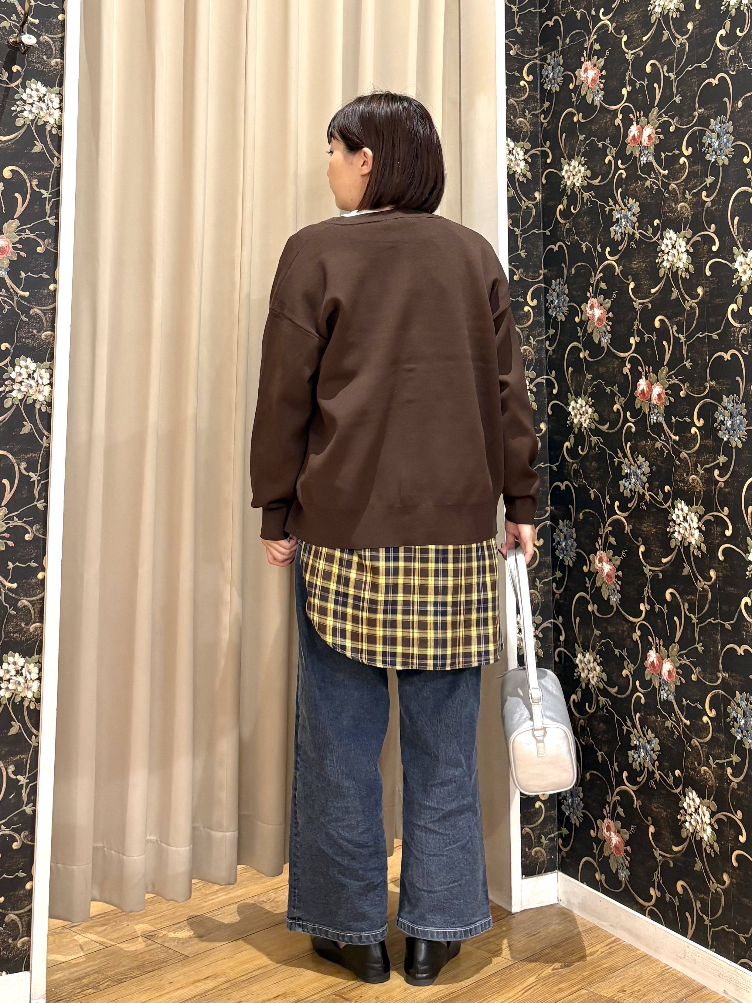 ネリさんの「SHOO･LA･RUE｜【セットアップ可/洗濯機可】軽やかに羽織れる スポンディッシュ ニットカーディガン」を使ったコーディネート