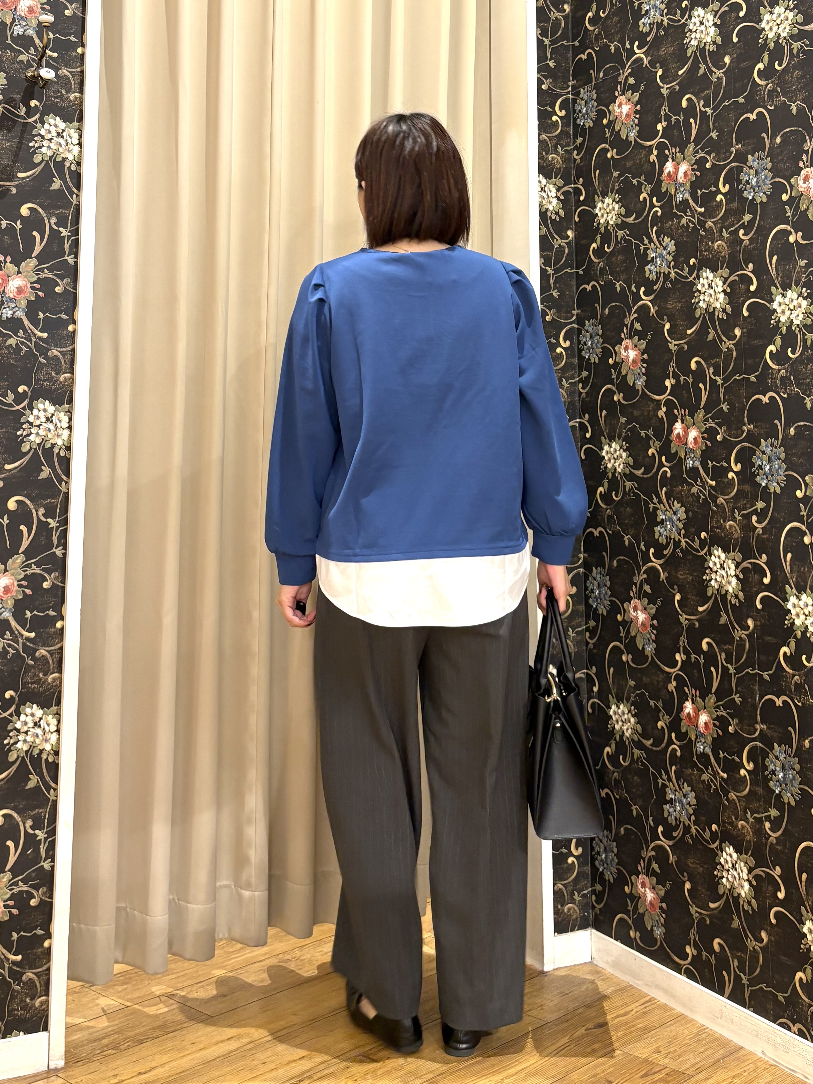 ネリさんの「SHOO･LA･RUE｜きちんと見え！キーネック衿アクセ付きジョーゼットプルオーバー」を使ったコーディネート
