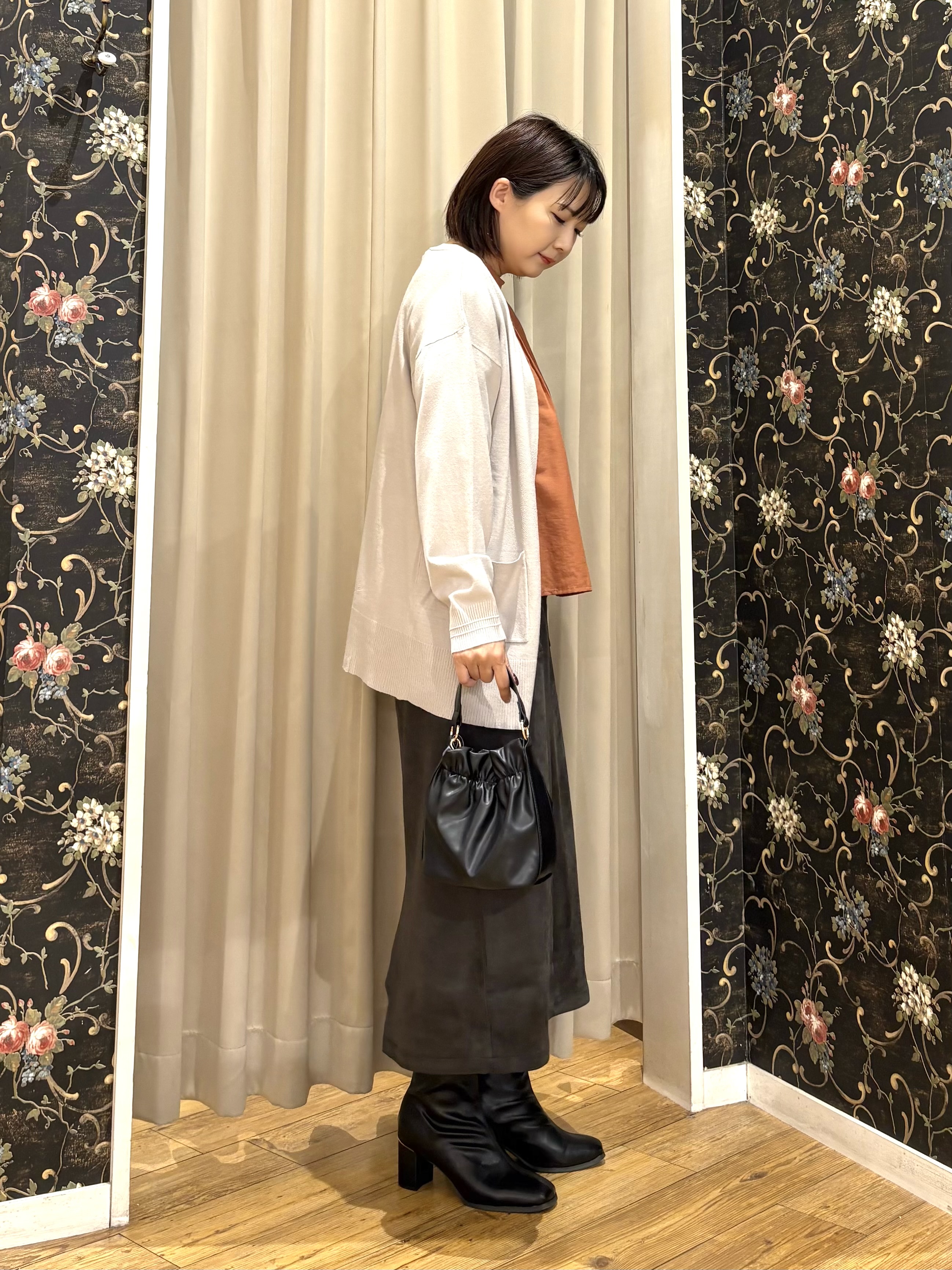 ネリさんの「SHOO･LA･RUE｜【S-LL/洗濯機可】1枚で華やかに フロントレース7分袖ブラウス」を使ったコーディネート