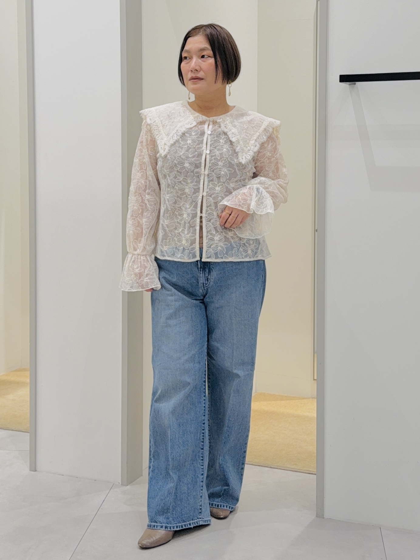 タナさんの「THE SHOP TK｜【通勤にもデイリーにも】CAVIAN 金ボタンダブルブレストジャケット」を使ったコーディネート