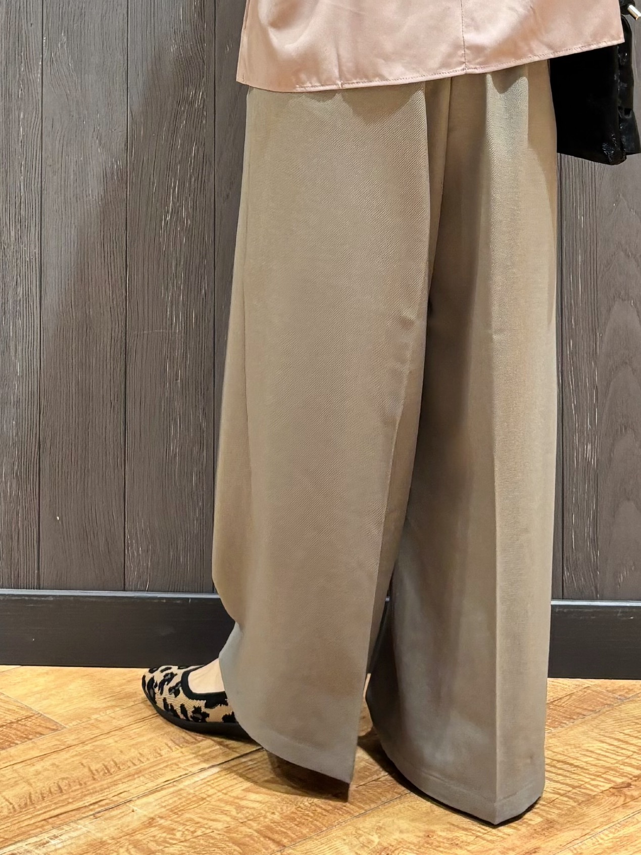 meiさんの「SHOO･LA･RUE｜【S-LL/洗濯機可】お袖レースで華やぐ。フェミニンブラウス」を使ったコーディネート