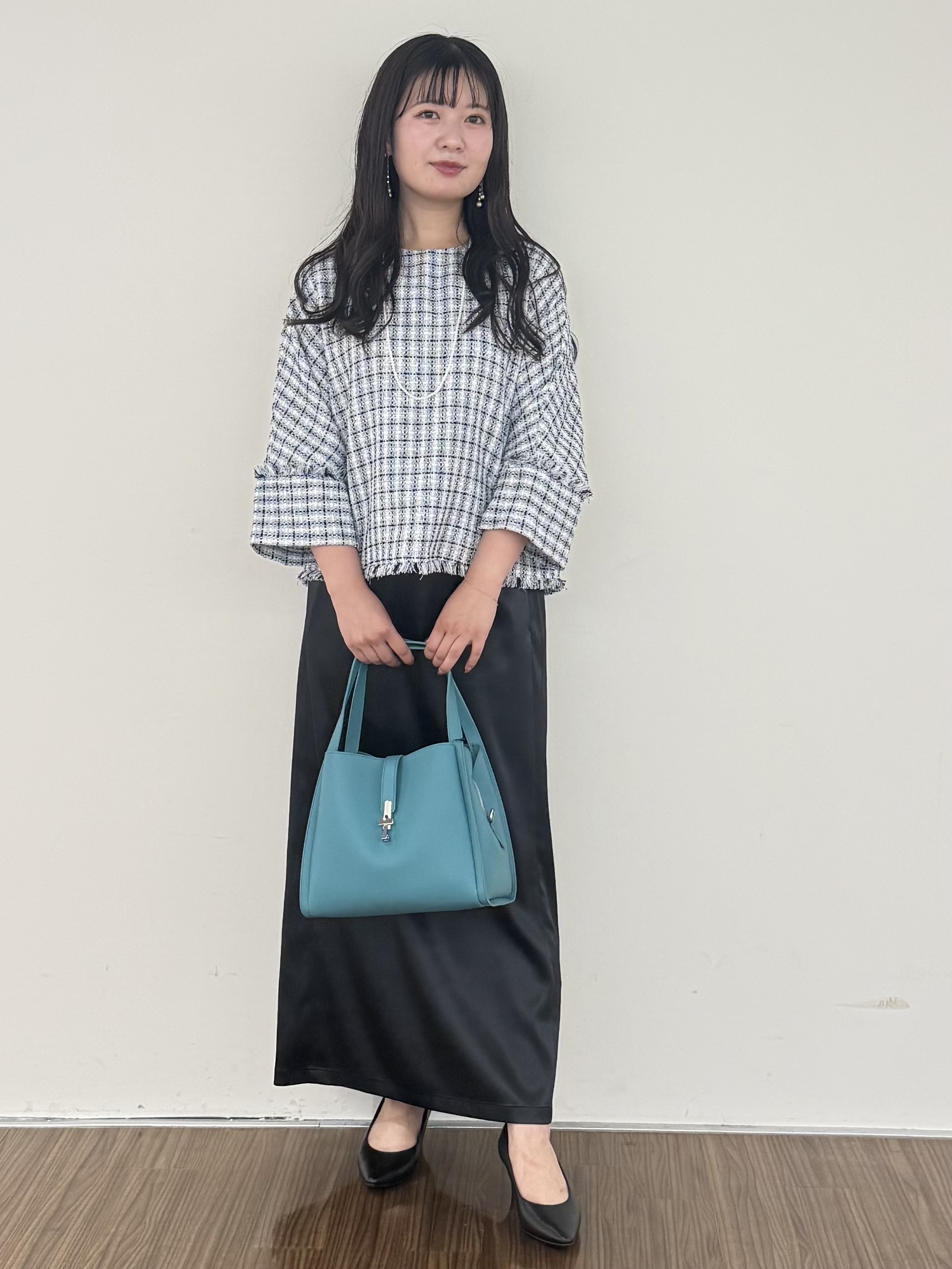 いくみさんの「INDIVI｜【華やか／1枚でサマになる】上品ツイードブラウス」を使ったコーディネート