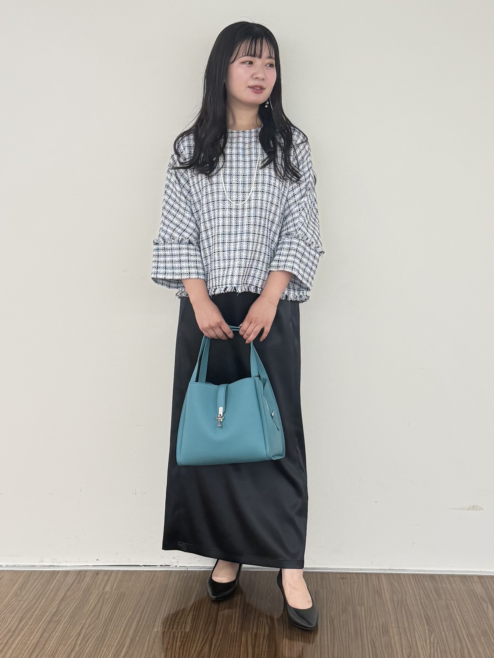 いくみさんの「INDIVI｜【華やか／1枚でサマになる】上品ツイードブラウス」を使ったコーディネート