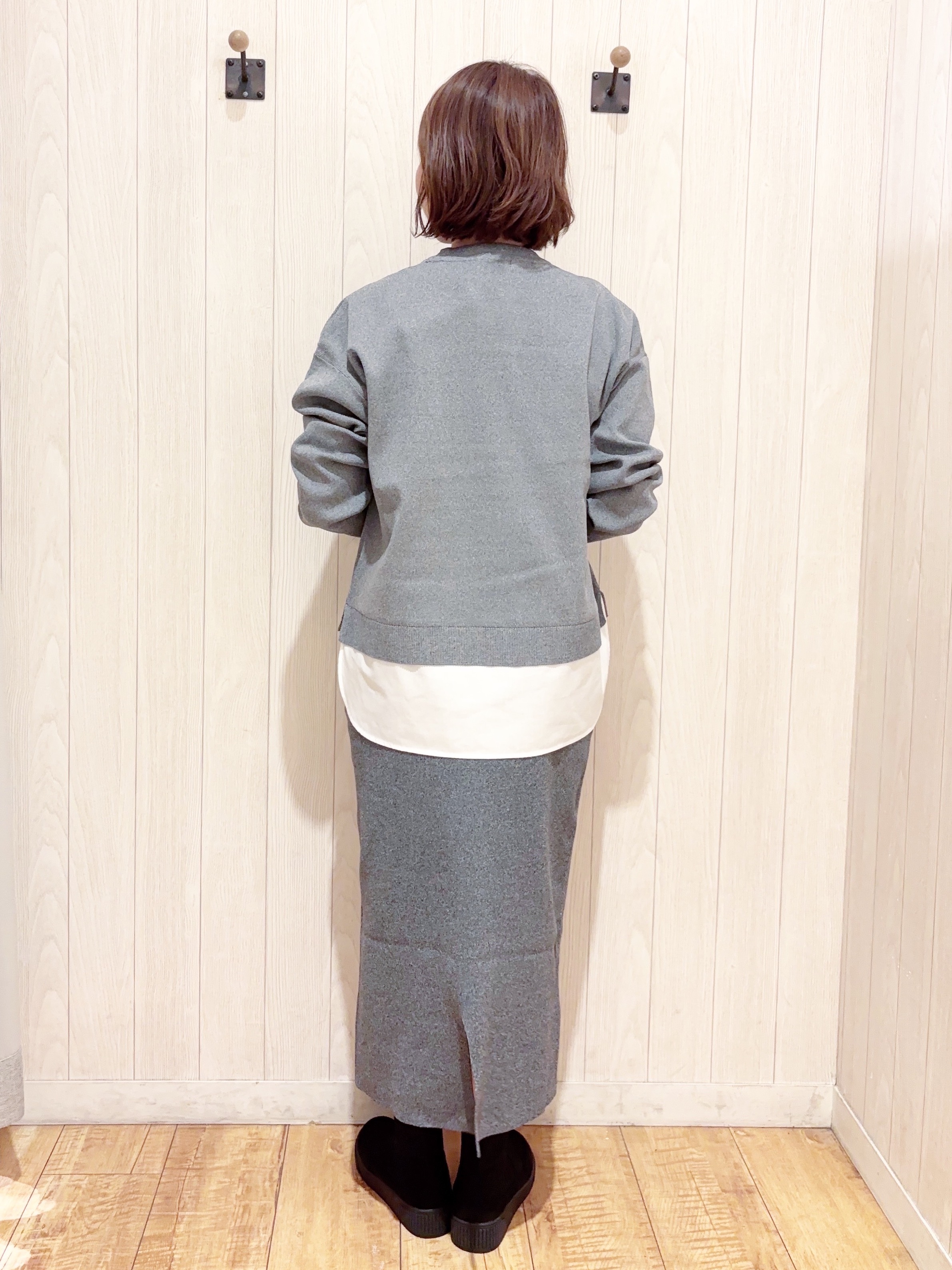 あいこさんの「SHOO･LA･RUE｜【S-LL】着るだけできまる シャツレイヤード風 スポンディッシュニット」を使ったコーディネート