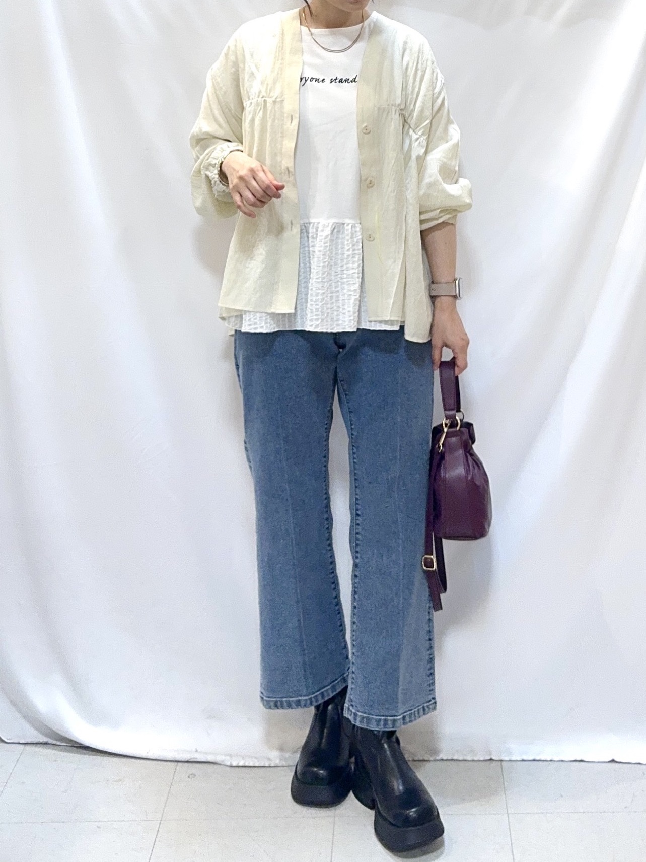 𝐇𝐢𝐫𝐨𝐦𝐢さんの「SHOO･LA･RUE｜【S-LL/洗濯機可】着痩せシルエット シャーリングシャツカーディガン」を使ったコーディネート