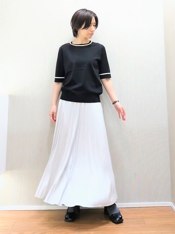 ミズタさんの「UNTITLED｜【アンサンブル可/きれいめ/通勤】コンパクト5分袖ニット」を使ったコーディネート