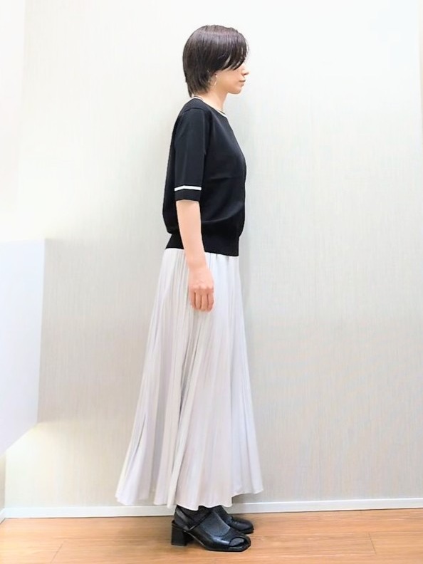 ミズタさんの「UNTITLED｜【アンサンブル可/きれいめ/通勤】コンパクト5分袖ニット」を使ったコーディネート