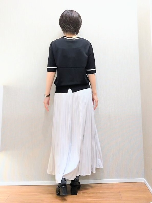 ミズタさんの「UNTITLED｜【アンサンブル可/きれいめ/通勤】コンパクト5分袖ニット」を使ったコーディネート