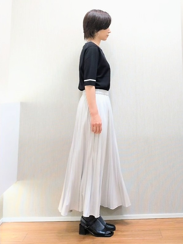 ミズタさんの「UNTITLED｜【アンサンブル可/きれいめ/通勤】コンパクト5分袖ニット」を使ったコーディネート
