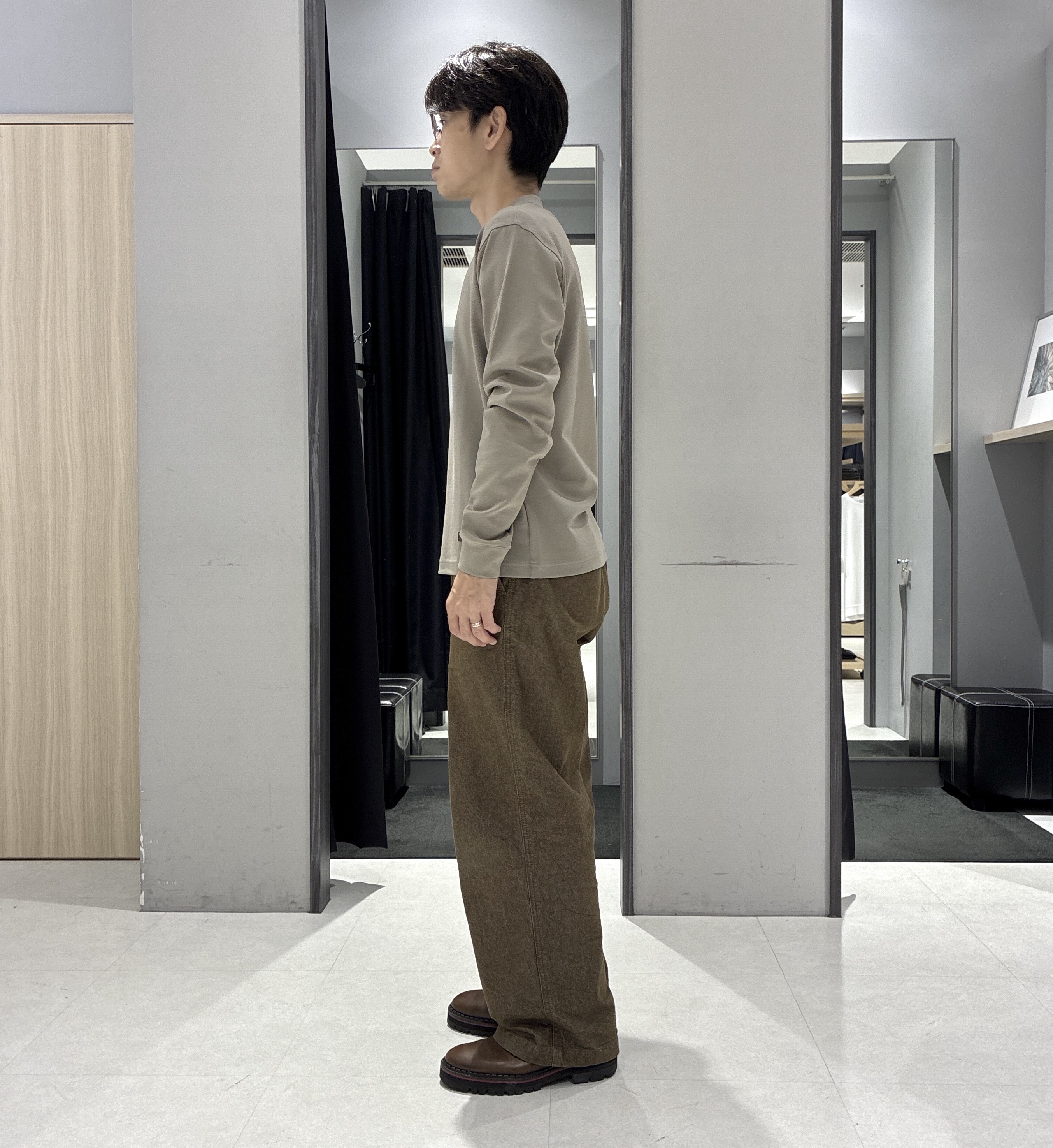 わいずみさんの「TAKEO KIKUCHI｜【BOWLER HAT LABEL】日本製PLAYプリントシャツ」を使ったコーディネート