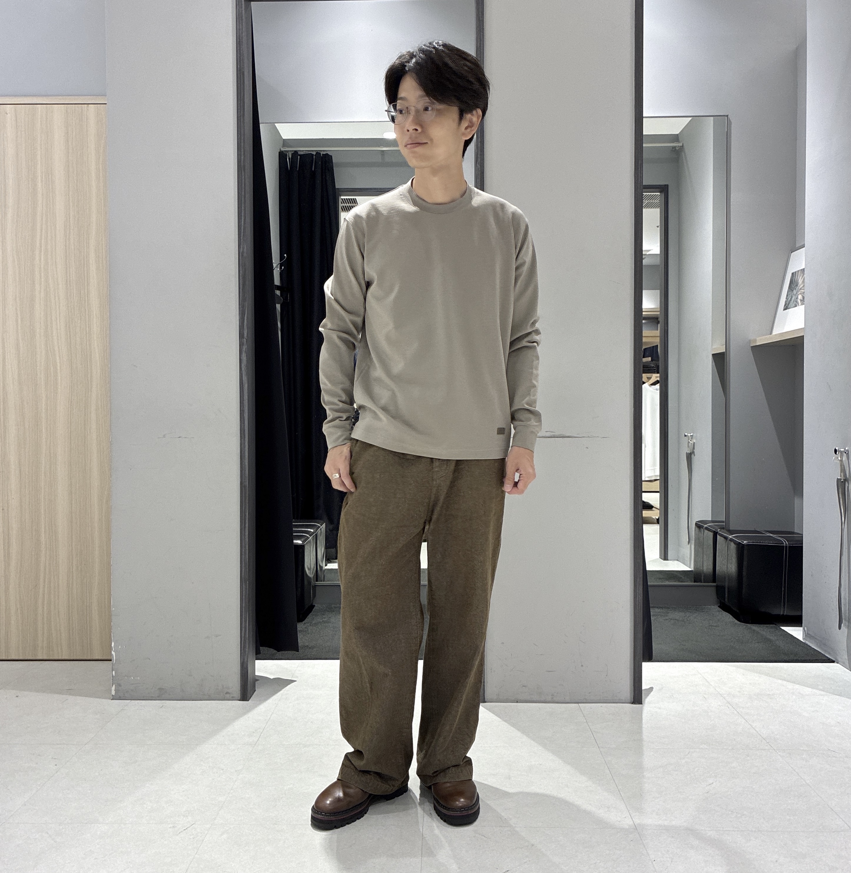 わいずみさんの「TAKEO KIKUCHI｜【BOWLER HAT LABEL】日本製PLAYプリントシャツ」を使ったコーディネート