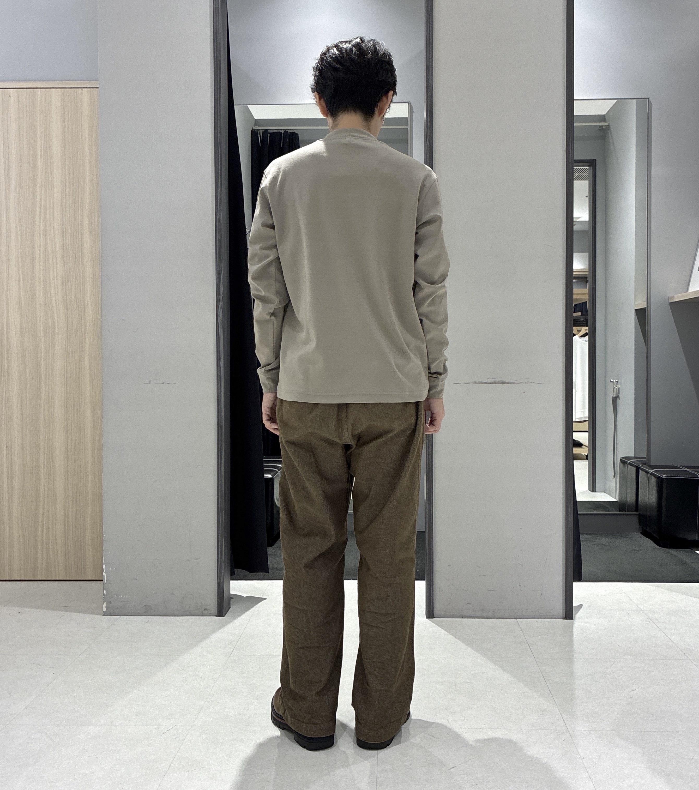 わいずみさんの「TAKEO KIKUCHI｜【BOWLER HAT LABEL】日本製PLAYプリントシャツ」を使ったコーディネート