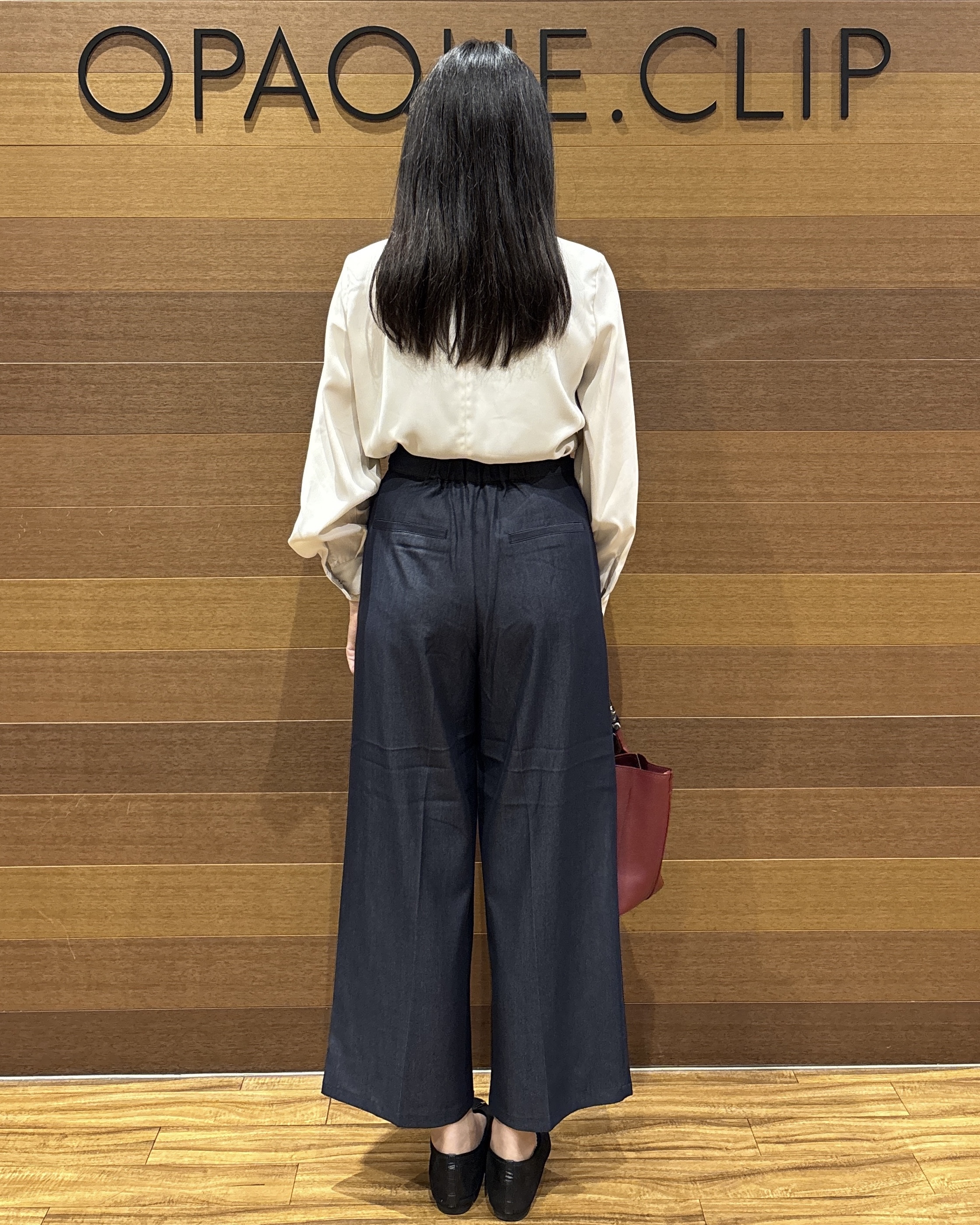 わかなさんの「OPAQUE.CLIP｜ゴールドモチーフ付きボウタイブラウス【洗濯機OK／イージーアイロン】」を使ったコーディネート