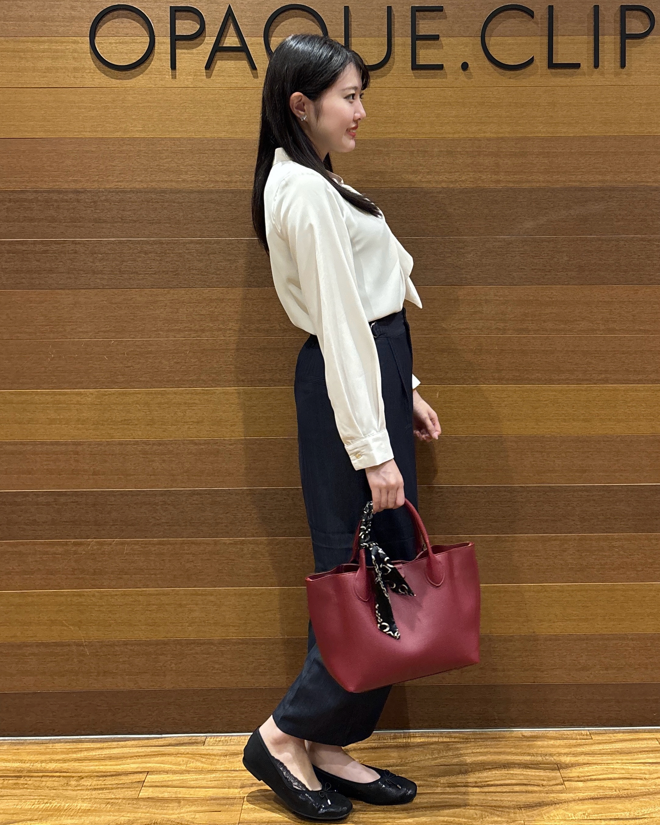 わかなさんの「OPAQUE.CLIP｜ゴールドモチーフ付きボウタイブラウス【洗濯機OK／イージーアイロン】」を使ったコーディネート