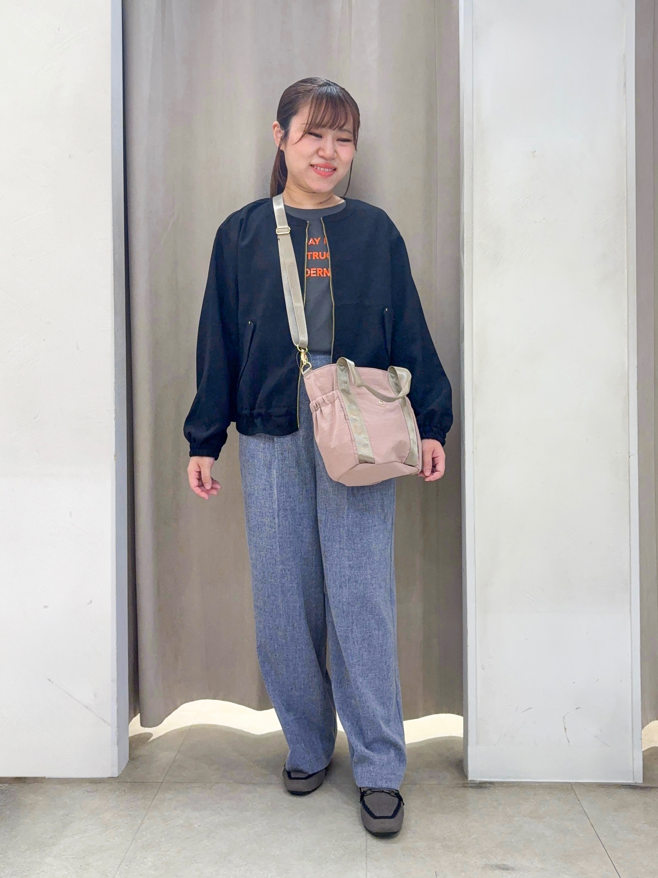 SO(R)Aさんの「SHOO･LA･RUE｜【2点セット/S-LL】着回し自在 スポンディッシュニットベスト＆フレアシャツ」を使ったコーディネート