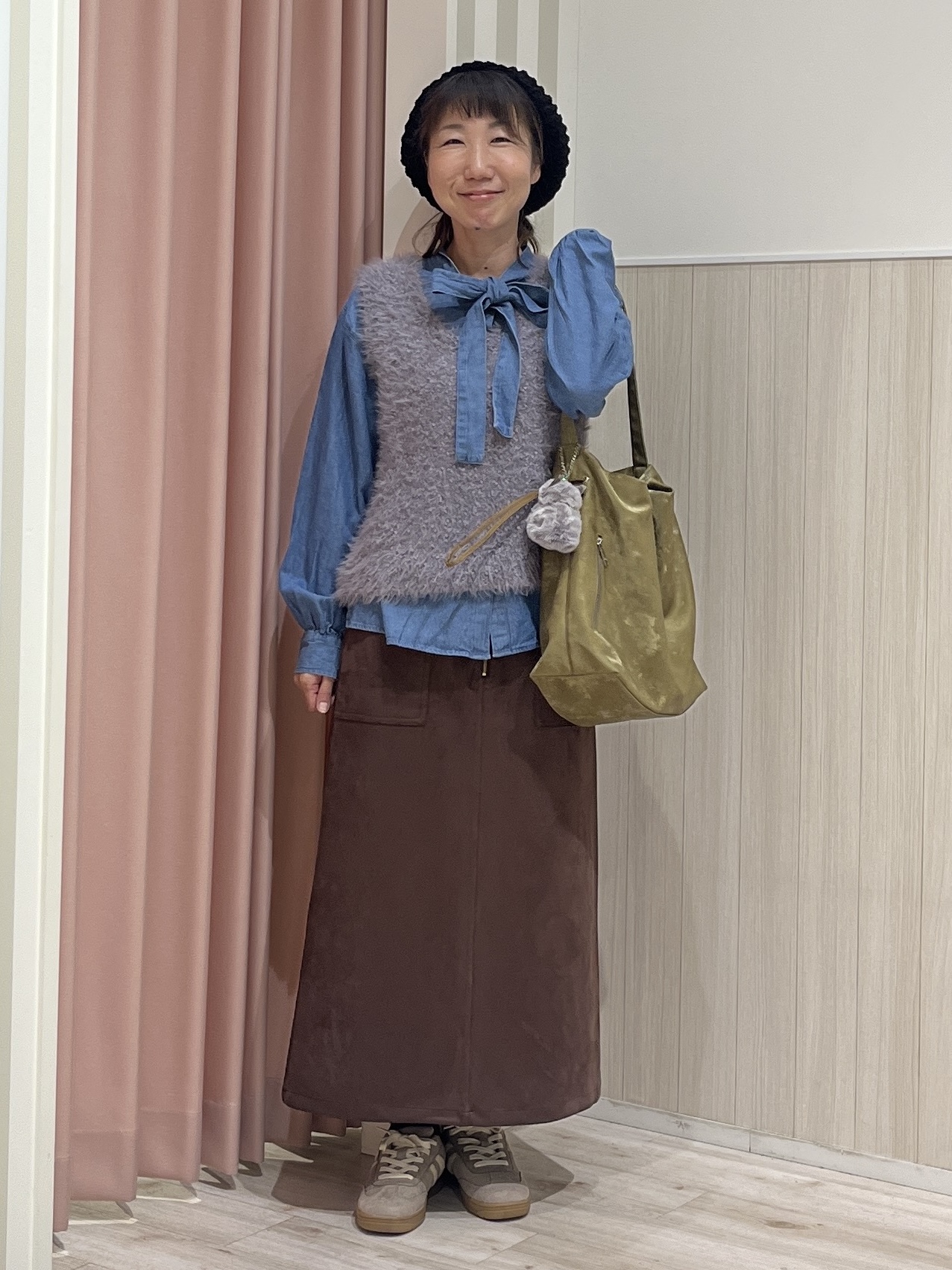 まつみさんの「SHOO･LA･RUE｜【洗濯機可】デニムボウタイリボンシャツ」を使ったコーディネート