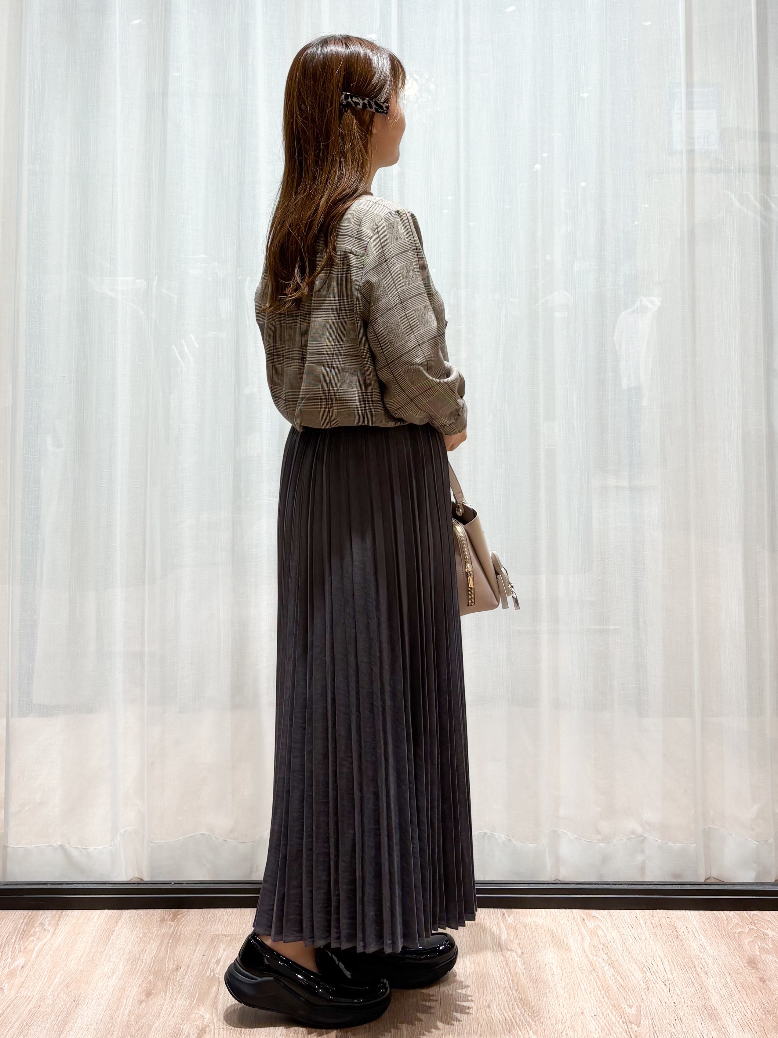かなさんの「OPAQUE.CLIP｜【森絵梨佳さん着用】チェック柄フリルブラウス《洗濯機OK》」を使ったコーディネート