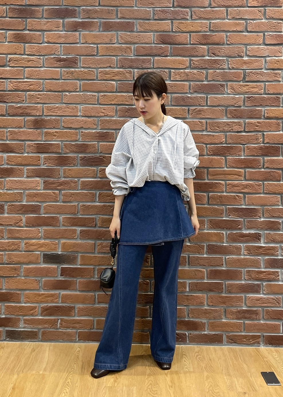 Renoさんの「INDIVI｜チェックフーディオーバーシャツ」を使ったコーディネート
