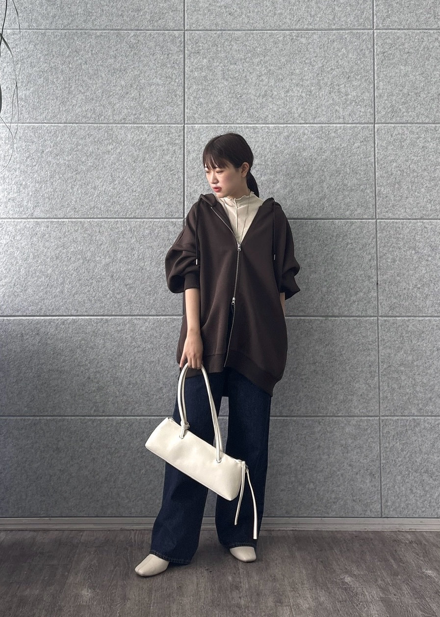 Renoさんの「INDIVI｜ダンボールパーカー」を使ったコーディネート