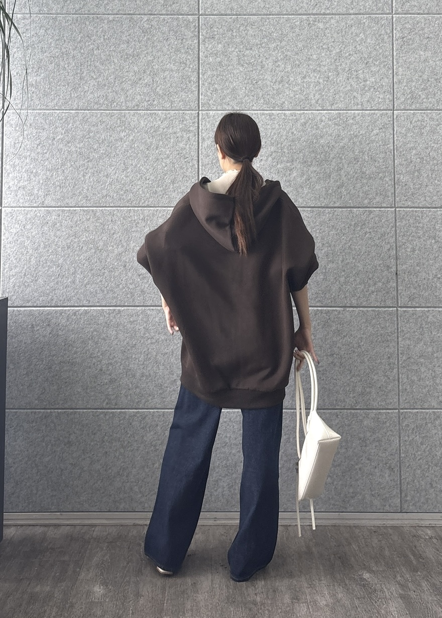 Renoさんの「INDIVI｜ダンボールパーカー」を使ったコーディネート