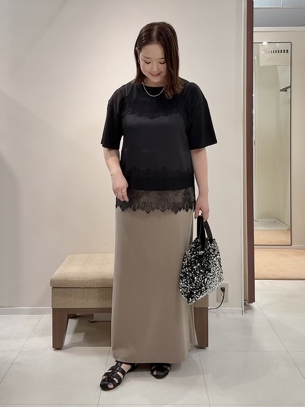 YUIさんの「UNTITLED｜【1枚でもセットでも】レースキャミ付きプルオーバー」を使ったコーディネート