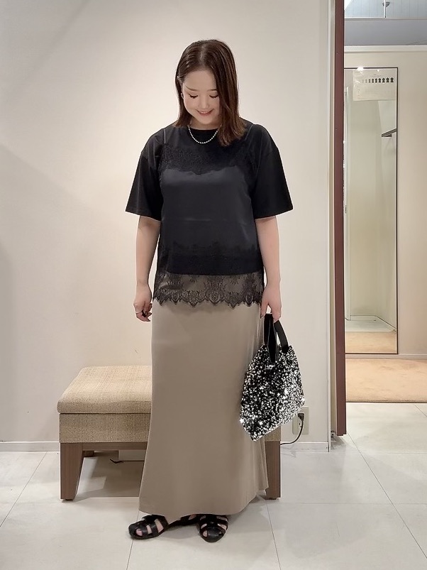YUIさんの「UNTITLED｜【1枚でもセットでも】レースキャミ付きプルオーバー」を使ったコーディネート