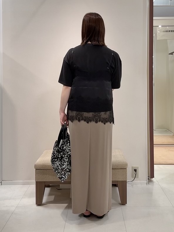 YUIさんの「UNTITLED｜【1枚でもセットでも】レースキャミ付きプルオーバー」を使ったコーディネート