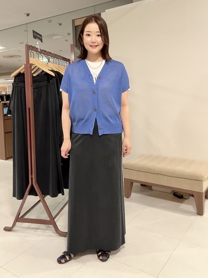 YUIさんの「UNTITLED｜【洗える/清涼感】ドライタッチスリーブレスカーディガン」を使ったコーディネート