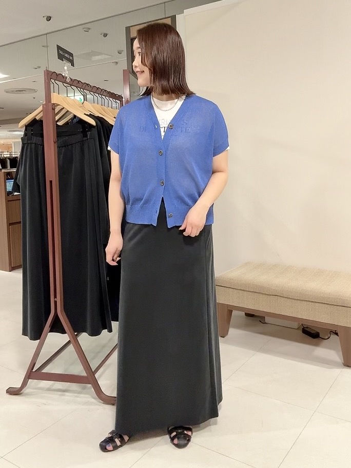 YUIさんの「UNTITLED｜【洗える/清涼感】ドライタッチスリーブレスカーディガン」を使ったコーディネート