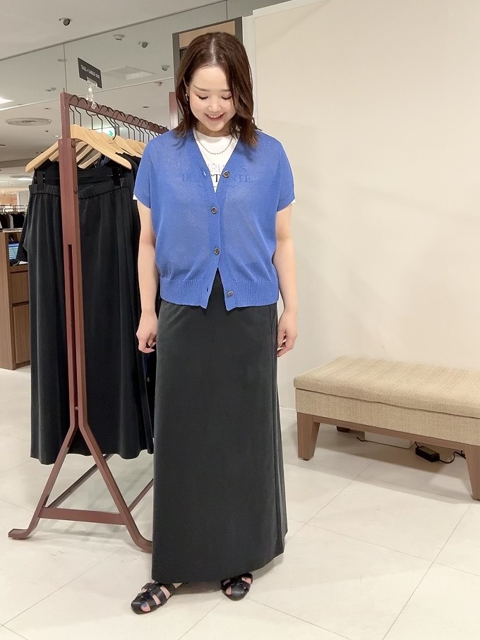 YUIさんの「UNTITLED｜【洗える/清涼感】ドライタッチスリーブレスカーディガン」を使ったコーディネート