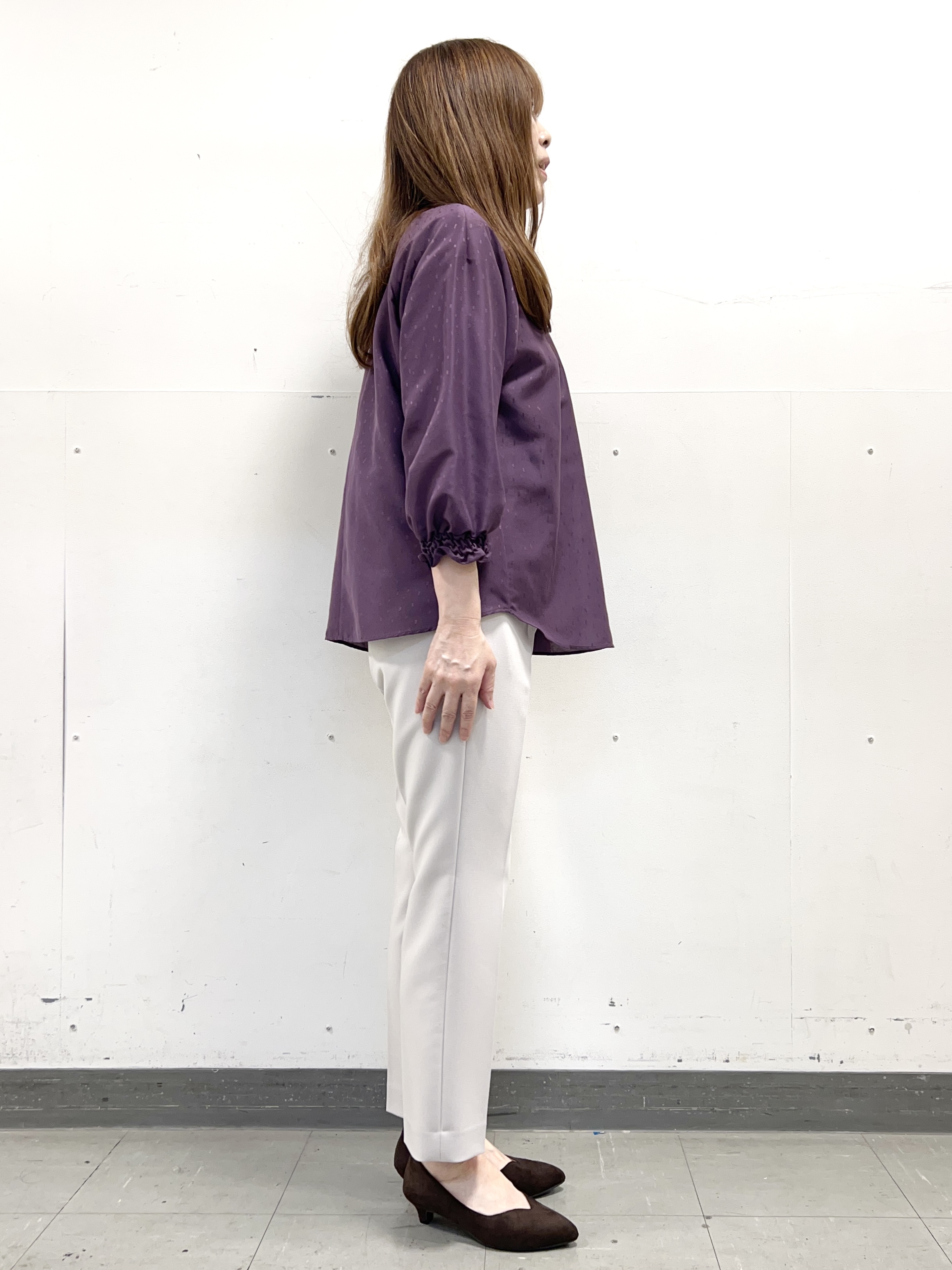 yuさんの「Reflect｜タックデザイン ラグランスリーブブラウス」を使ったコーディネート
