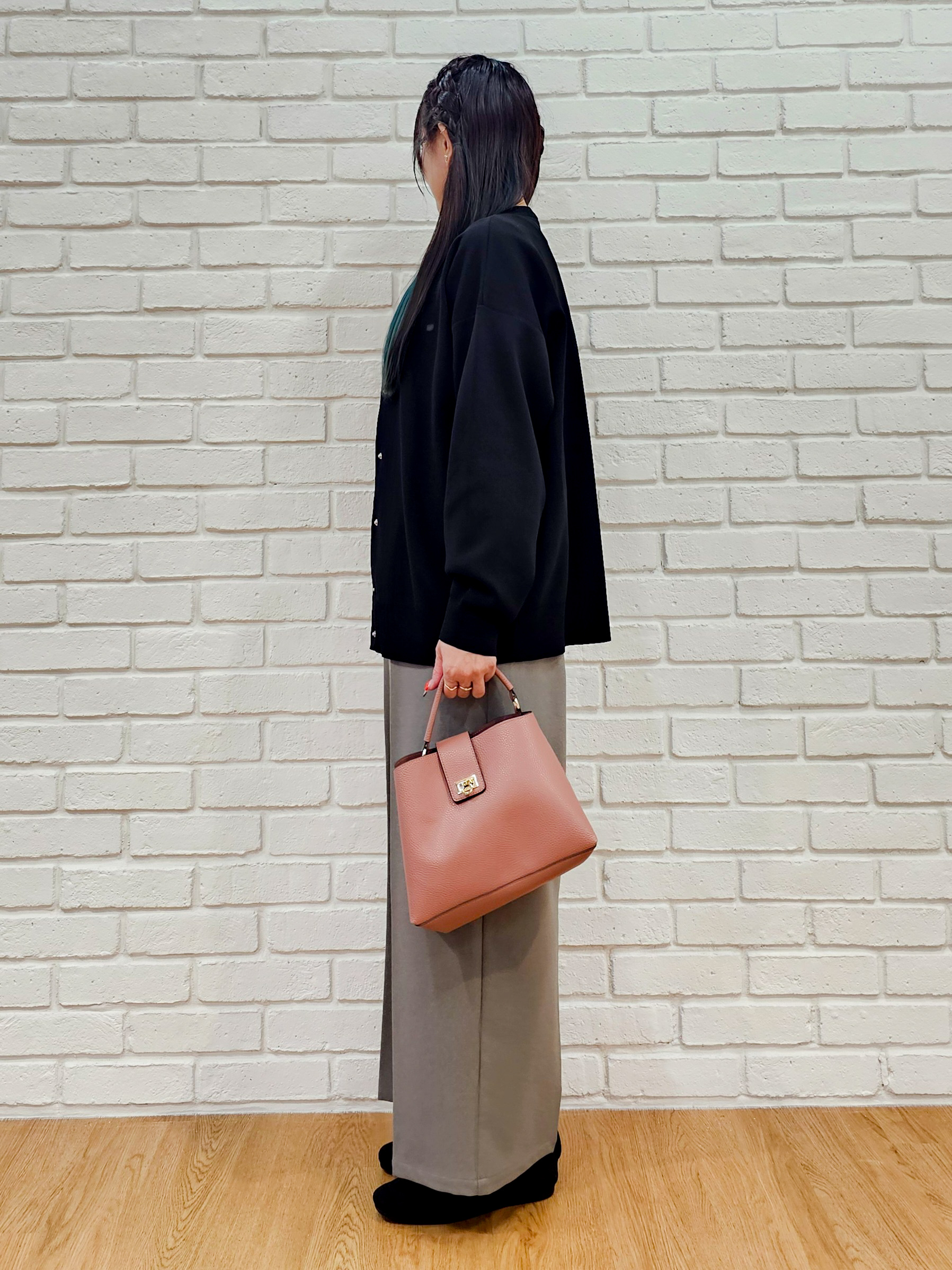 ゆゆさんの「SHOO･LA･RUE｜【セットアップ可/洗濯機可】軽やかに羽織れる スポンディッシュ ニットカーディガン」を使ったコーディネート