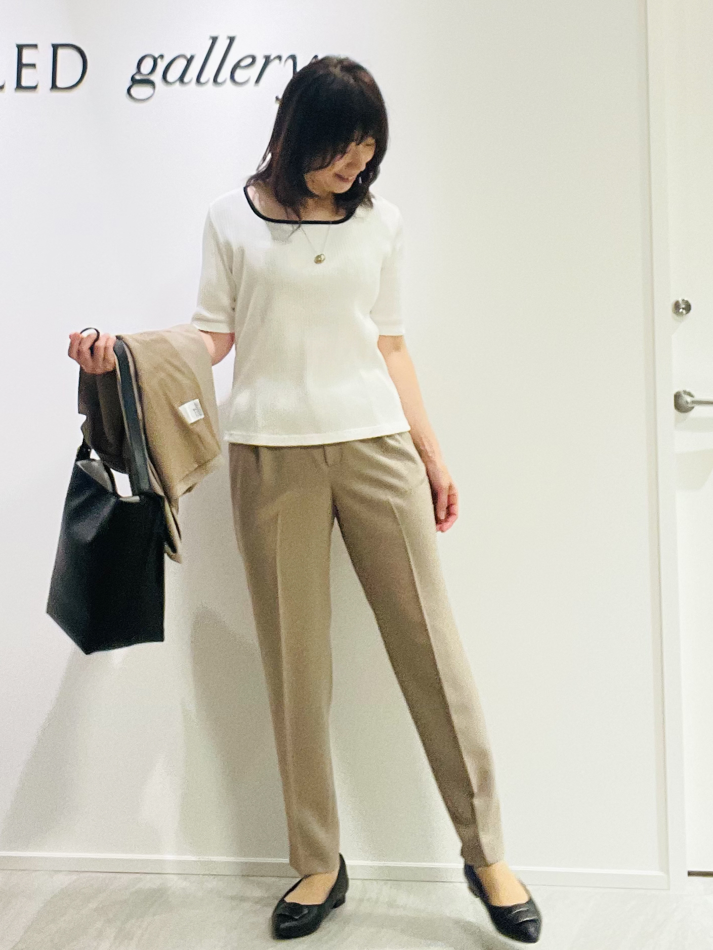めいさんの「UNTITLED｜【二の腕カバー】スクエアネックテレコプルオーバー」を使ったコーディネート