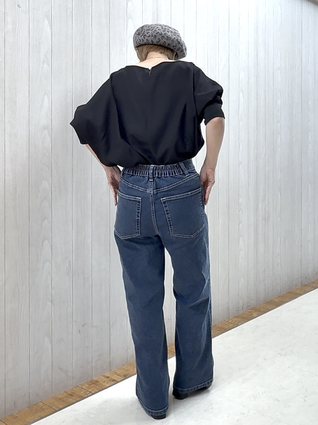 ちばみさんの「SHOO･LA･RUE｜【着丈選べる/洗濯後しわになりにくい】インせず着られる ドルマンブラウス」を使ったコーディネート