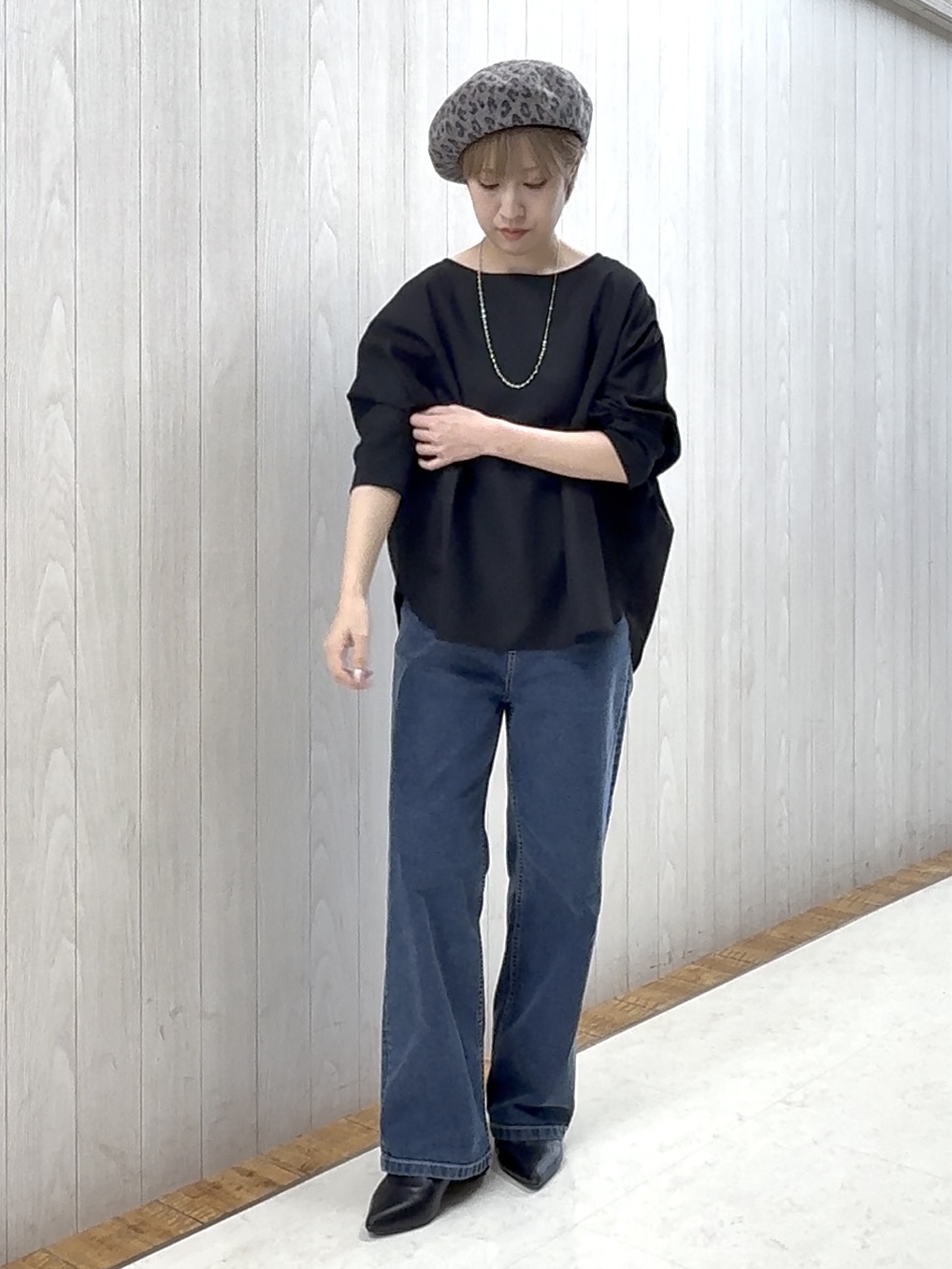 ちばみさんの「SHOO･LA･RUE｜【着丈選べる/洗濯後しわになりにくい】インせず着られる ドルマンブラウス」を使ったコーディネート