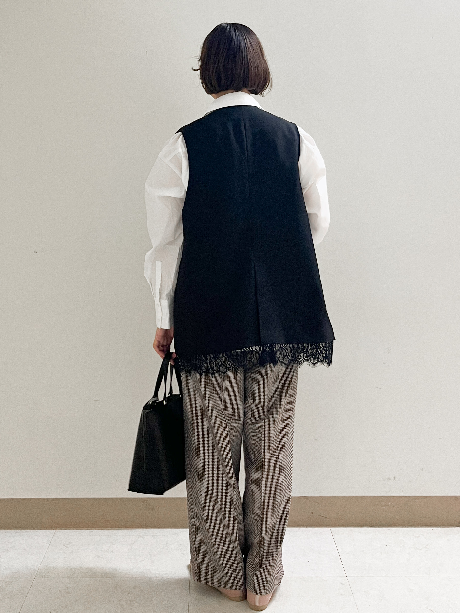あかねさんの「OPAQUE.CLIP｜裾レースVネックジレ【2WAY ／洗濯機OK】」を使ったコーディネート